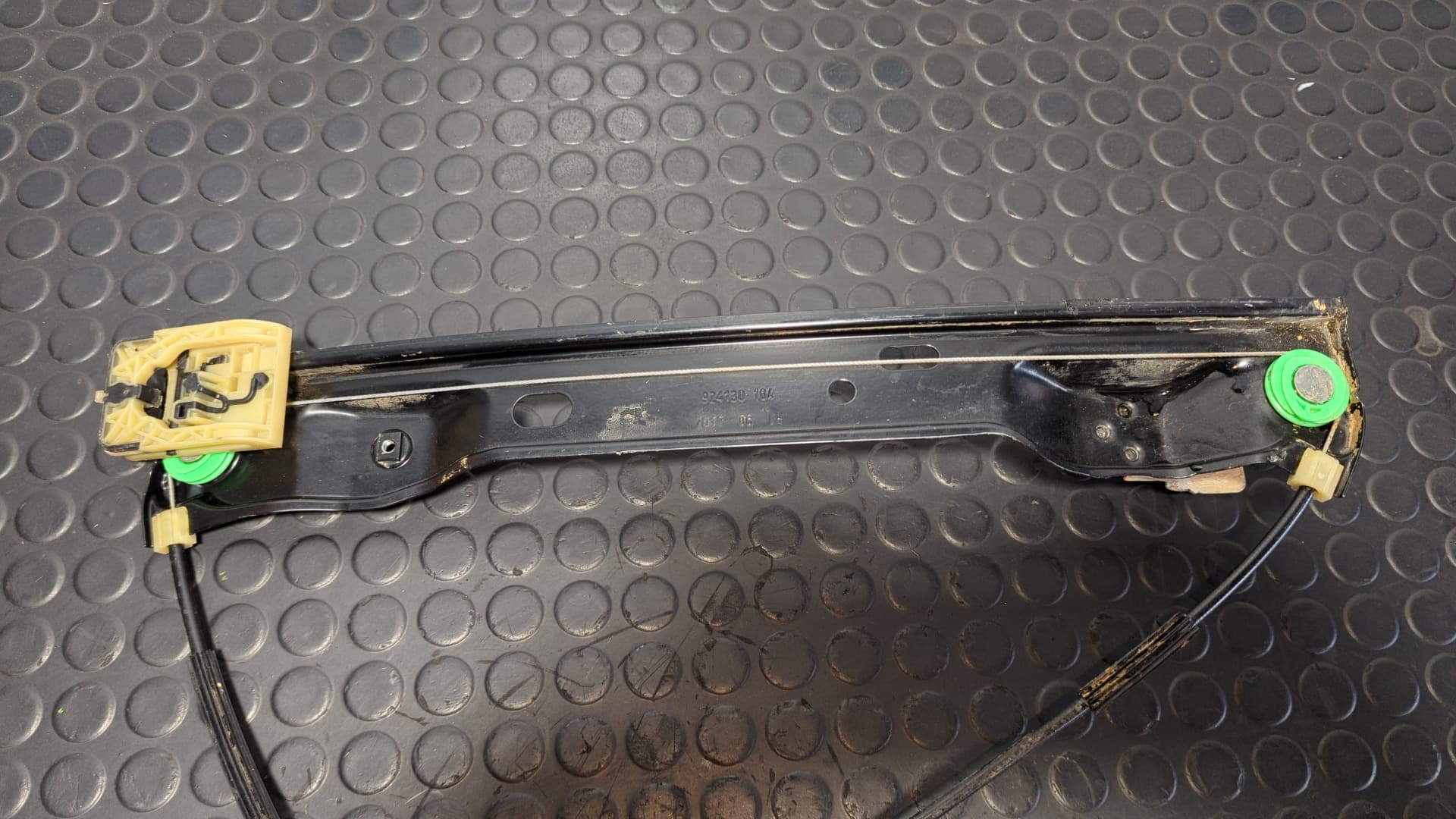 Recambio de ELEVALUNAS DELANTERO IZQUIERDO para FORD FOCUS LIM. (CB8) FOCUS ST SPORT R9DA referencia OEM IAM BM51A23201BD - ROJO 2