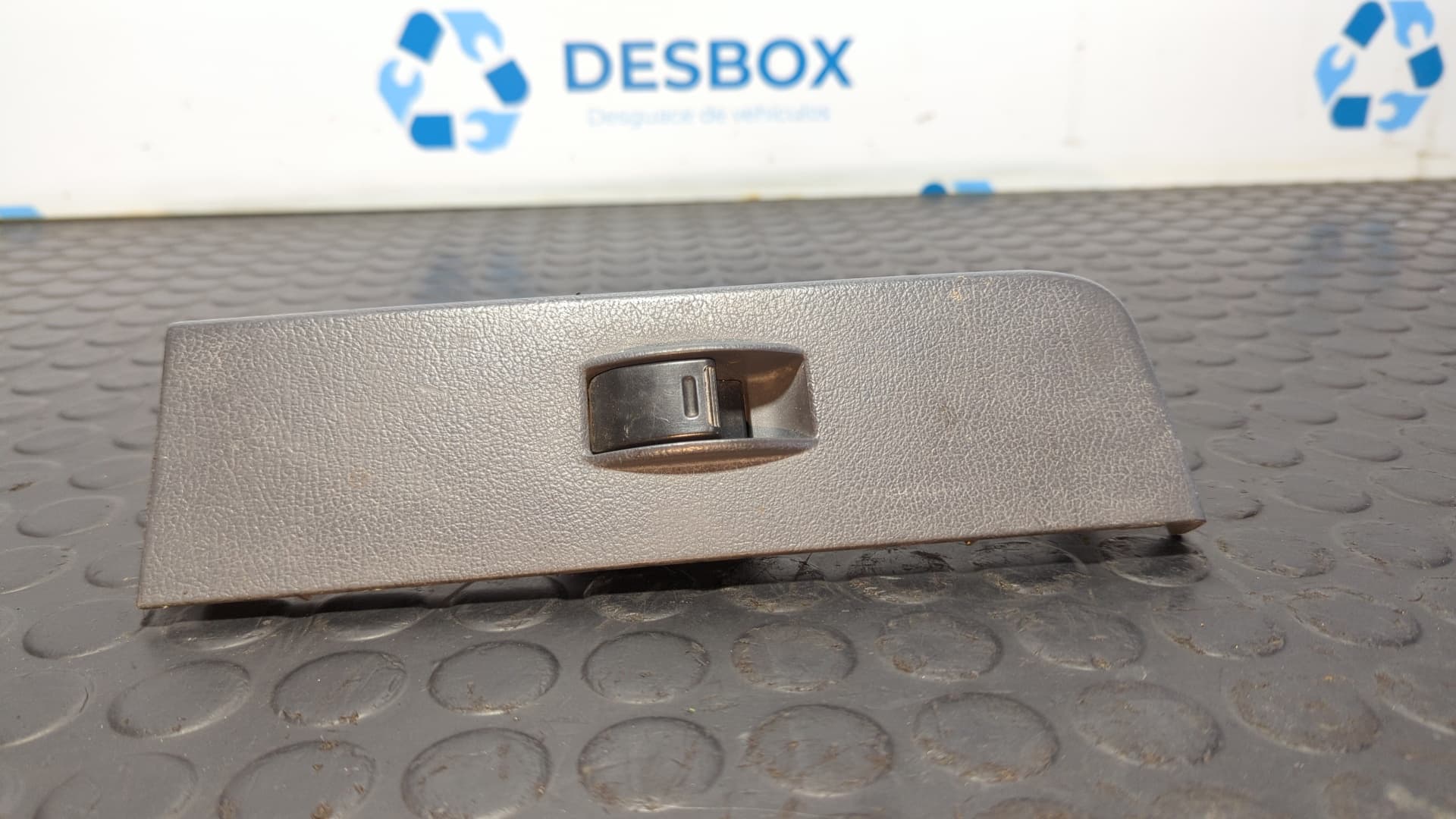 Recambio de MANDO ELEVALUNAS DELANTERO DERECHO para TOYOTA LAND CRUISER HDJ80 LAND CRUISER 4.2 TD 1HDT referencia OEM IAM 7423160020 - NEGRO
