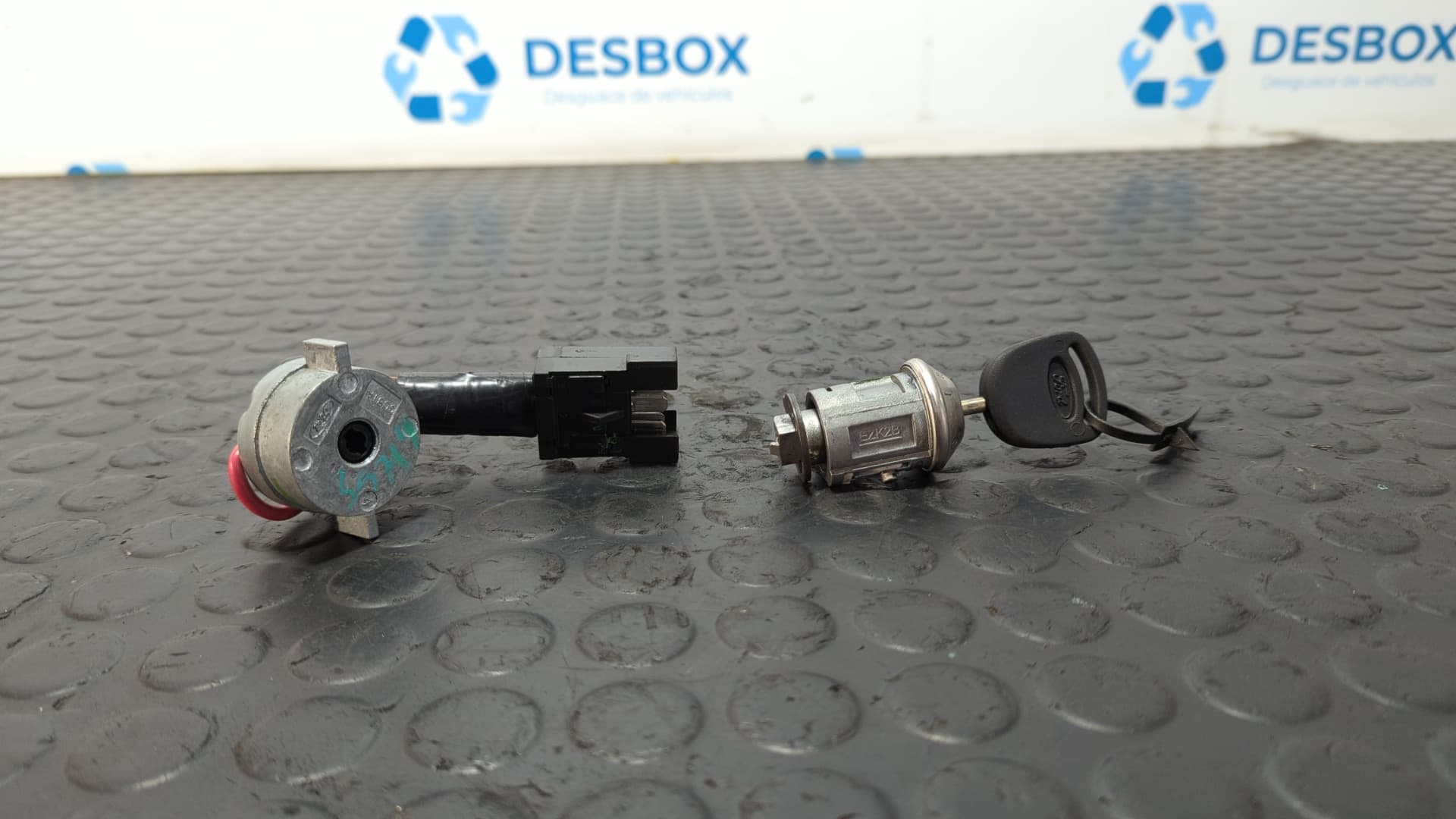 Recambio de CONMUTADOR DE ARRANQUE para FORD TRANSIT, CAJA ABIERTA 86/92 Caja abierta  FT 100 largo D4DA referencia OEM IAM CU8TA - BLANCO