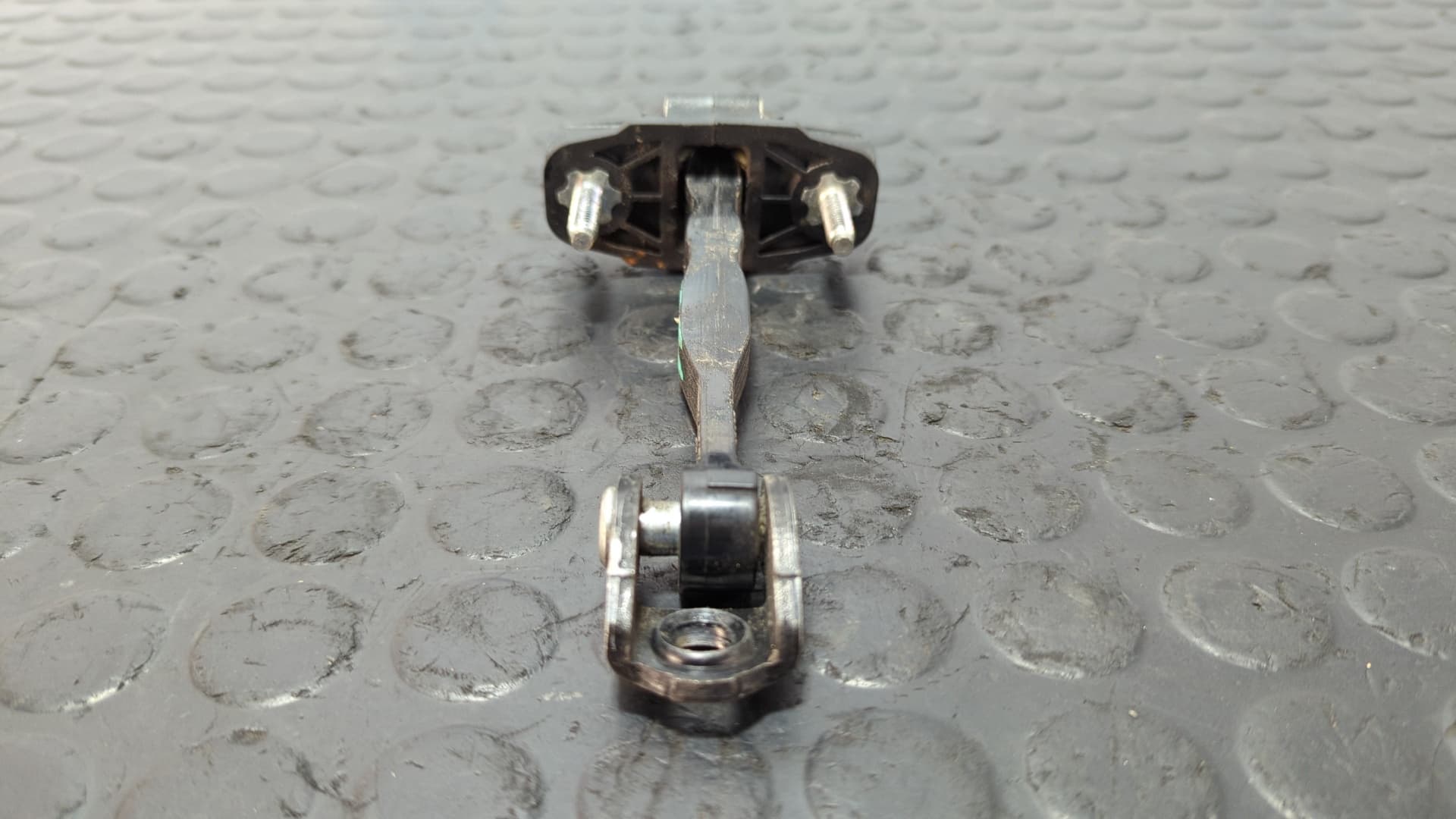 Recambio de RETENEDOR PUERTA IZQUIERDA  para FORD FOCUS TURN. III1.6 TDCI T1DB referencia OEM IAM BM51A27200AA - GRIS 3