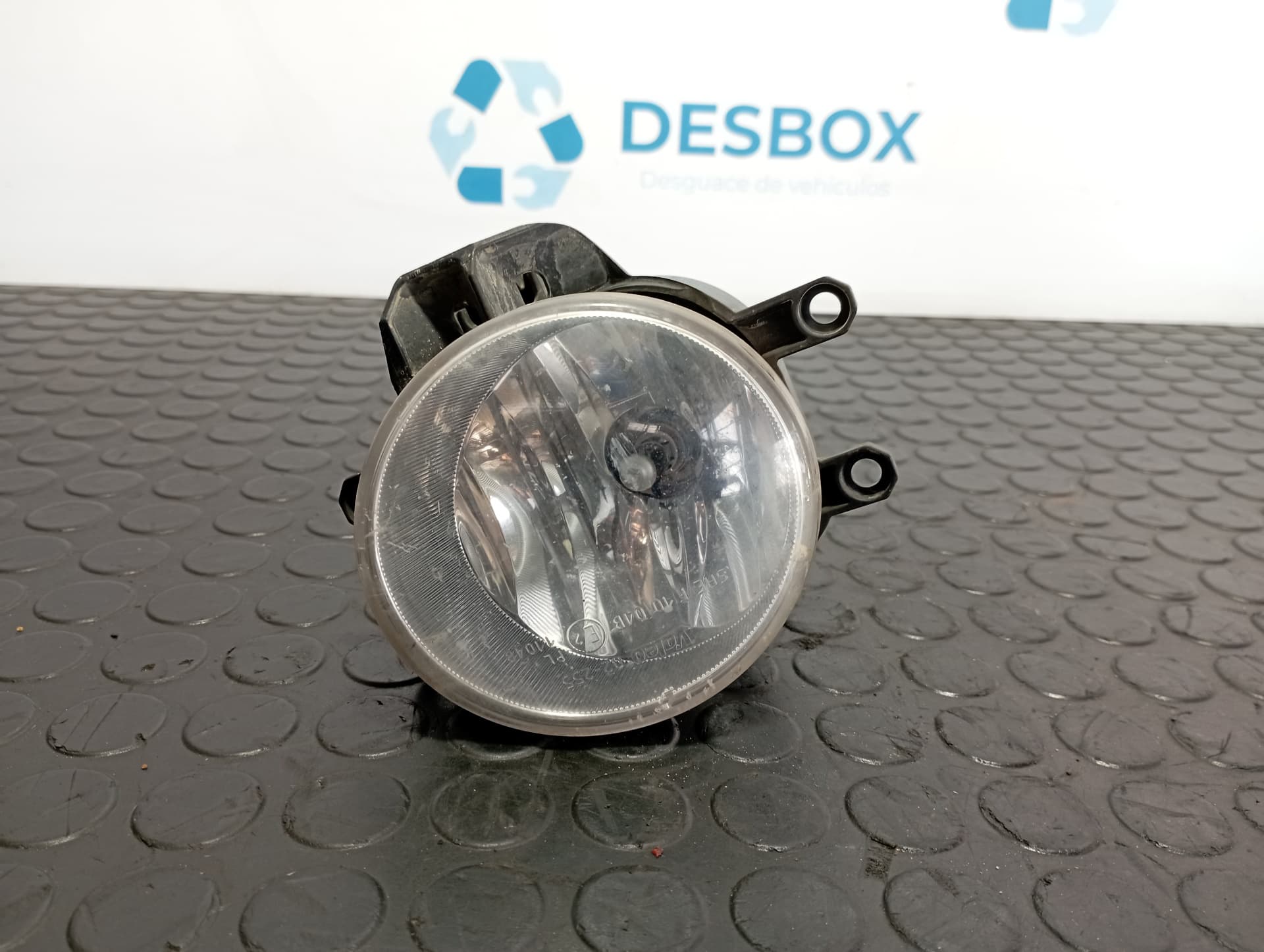 Recambio de FARO ANTINIEBLA DERECHO para TOYOTA AURIS 1.8 HYBRID 2ZR referencia OEM IAM 90008490RH - BLANCO