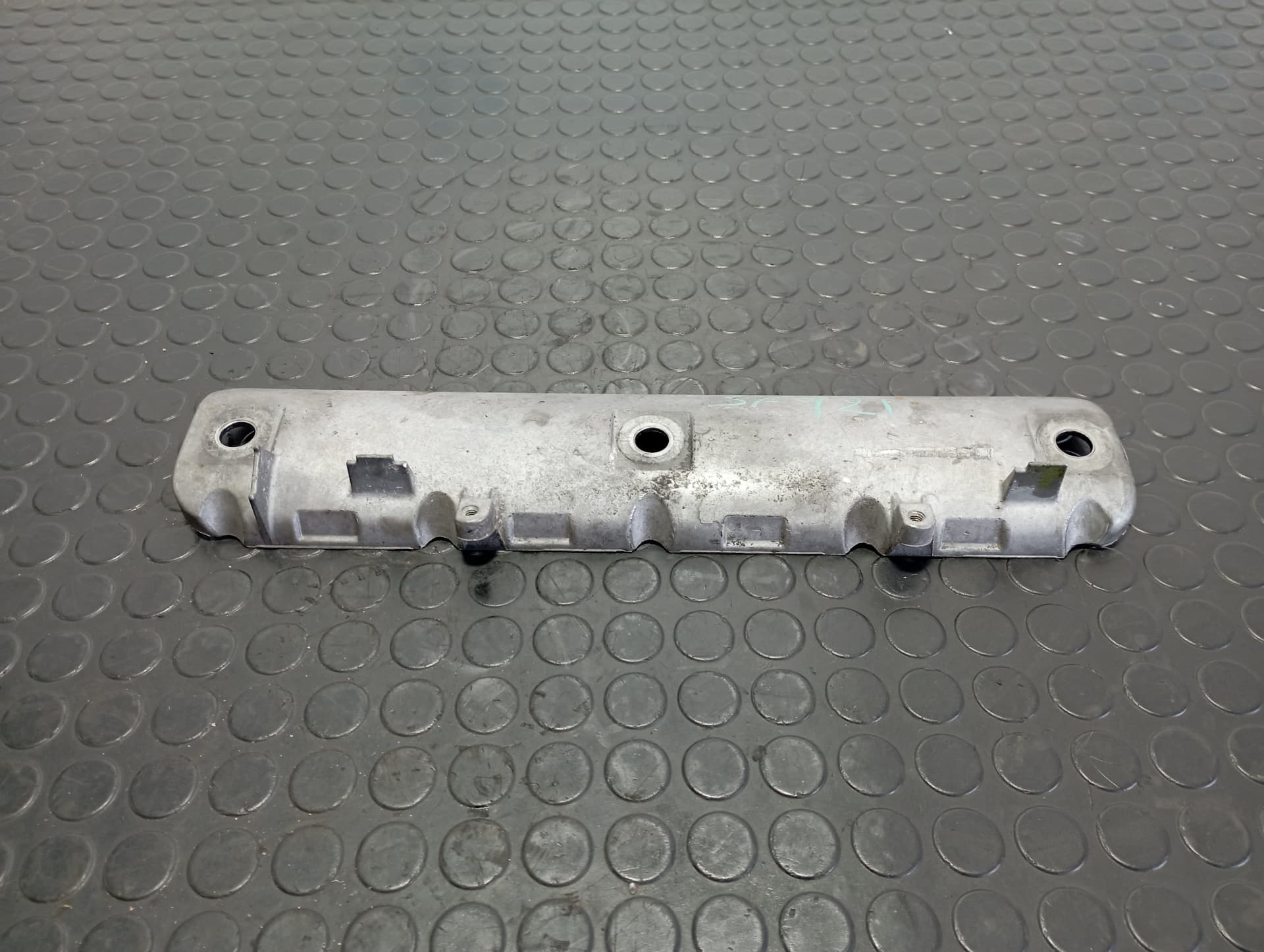 Recambio de TAPA BALANCINES para OPEL VIVARO 1.9 DCI F9QU7 referencia OEM IAM 8200303546 - BLANCO