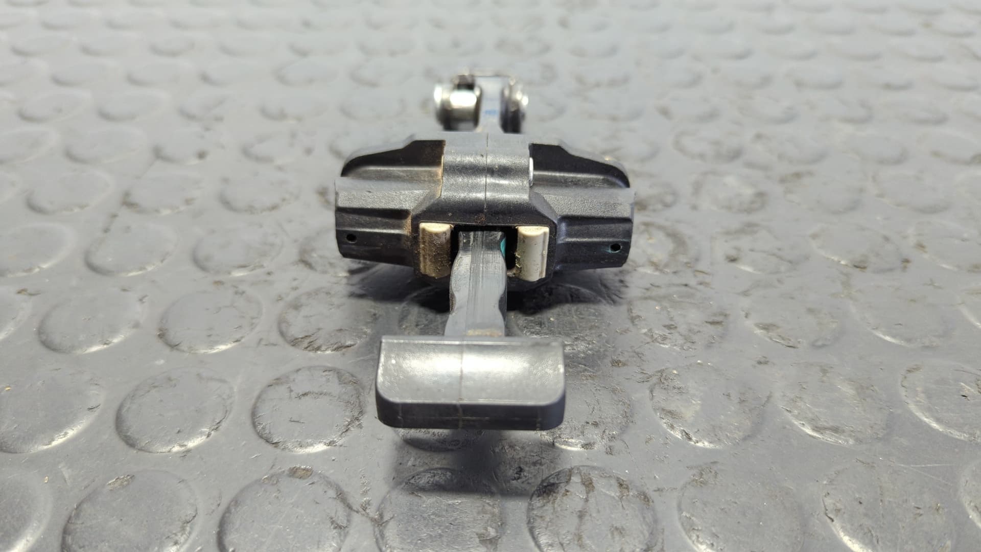 Recambio de RETENEDOR PUERTA DERECHA para FORD FOCUS TURN. III1.6 TDCI T1DB referencia OEM IAM BM51A27200AA - GRIS 3