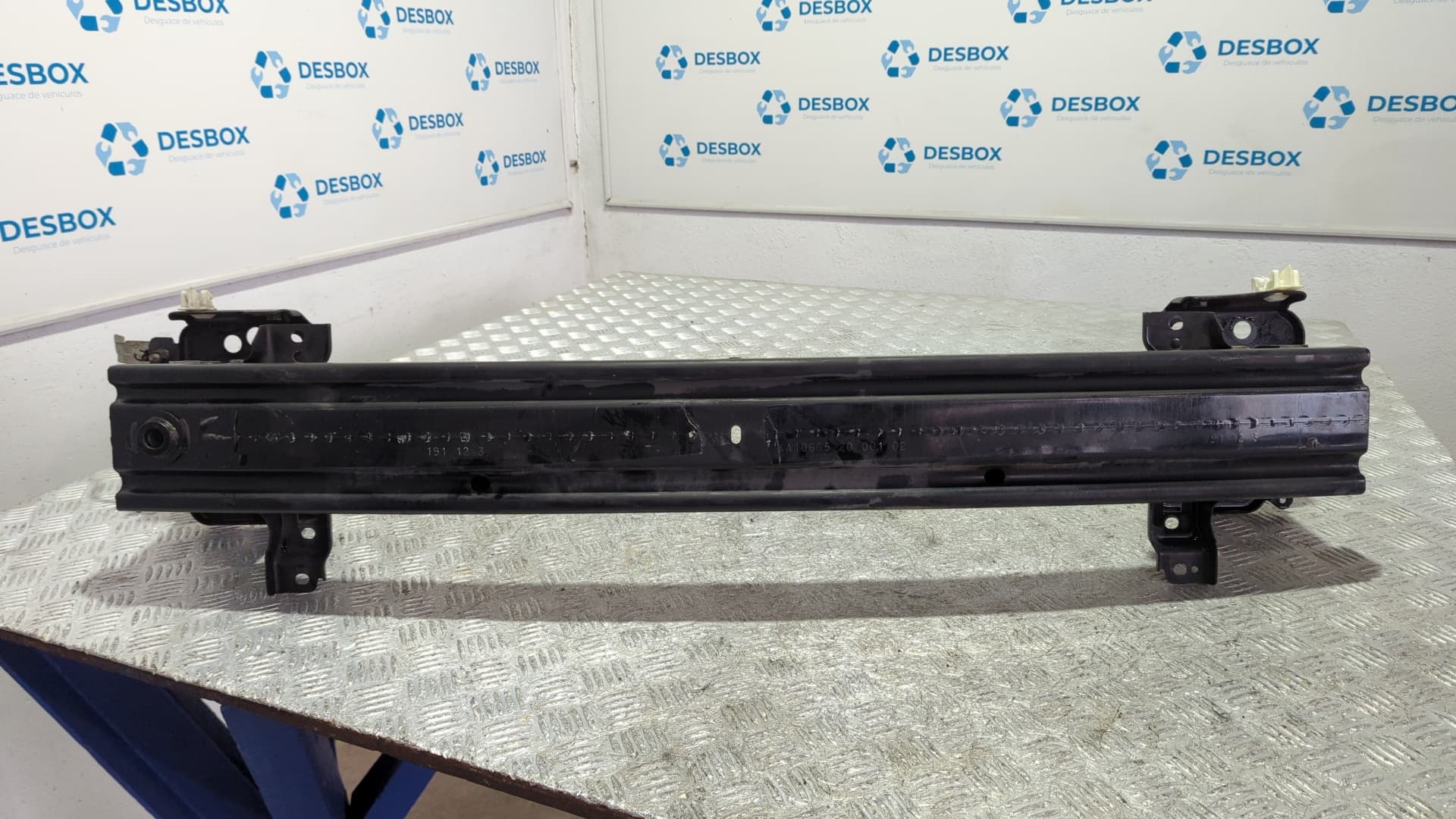 Recambio de REFUERZO PARAGOLPES DELANTERO para FORD FIESTA (CCN) Black Edition SFJA referencia OEM IAM KA10665 - BLANCO