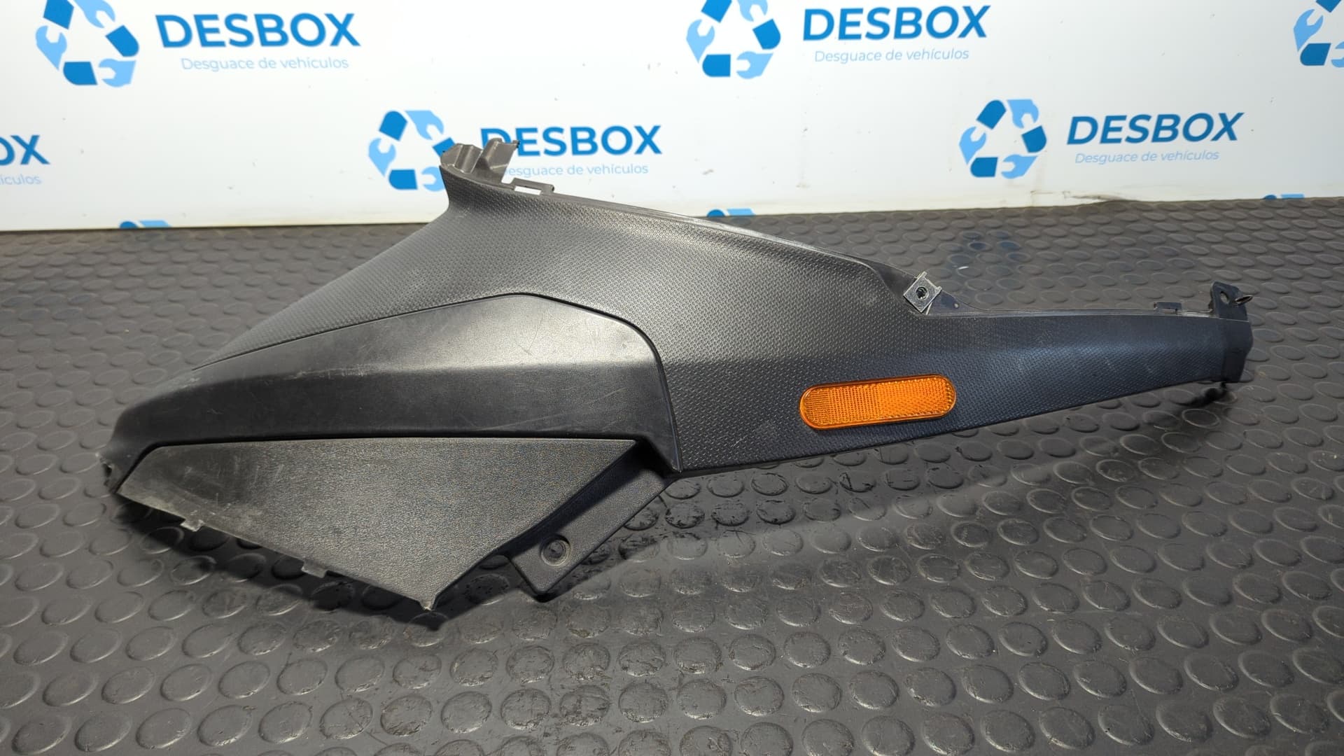 Recambio de MOLDURA para PIAGGIO (VESPA) NRG POWER 49 CC 49CC referencia OEM IAM 959337 - NEGRO