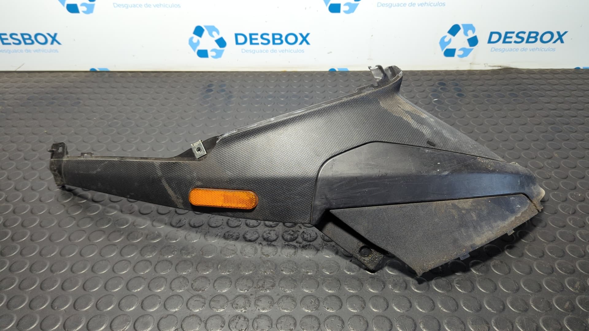 Recambio de MOLDURA para PIAGGIO (VESPA) NRG POWER 49 CC 49CC referencia OEM IAM 959339 - NEGRO