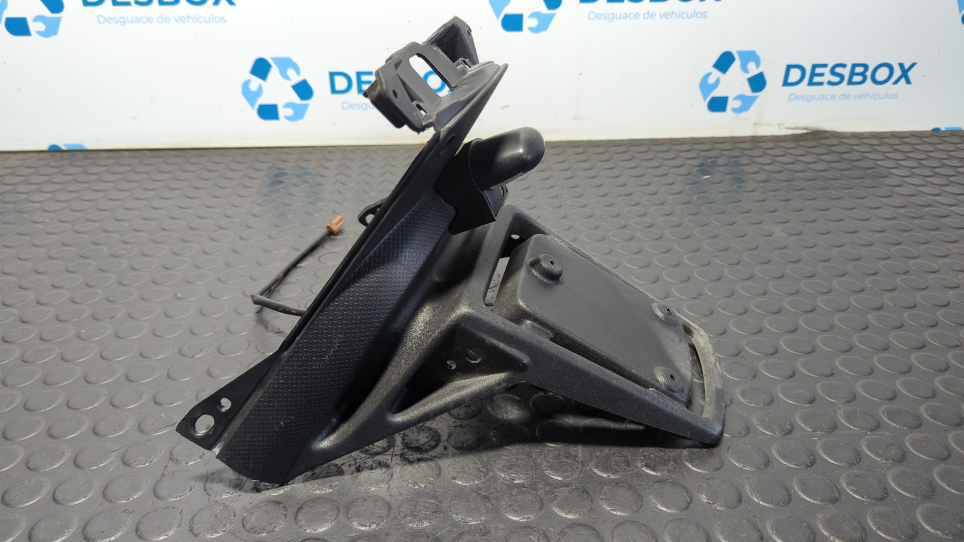 Recambio de PORTAMATRICULAS para PIAGGIO (VESPA) NRG POWER 49CC referencia OEM IAM 959334 - NEGRO 4