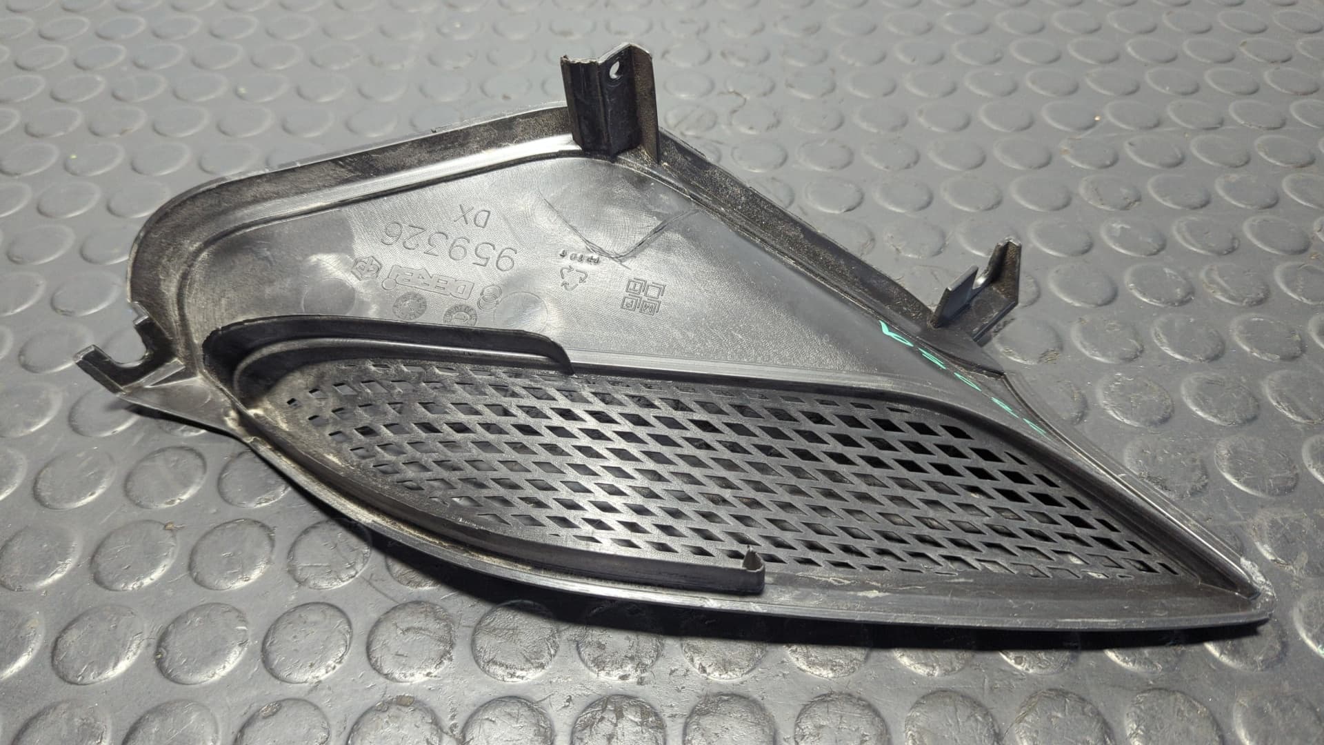 Recambio de REJILLA DELANTERA para PIAGGIO (VESPA) NRG POWER 49 CC 49CC referencia OEM IAM 959326 - NEGRO 2