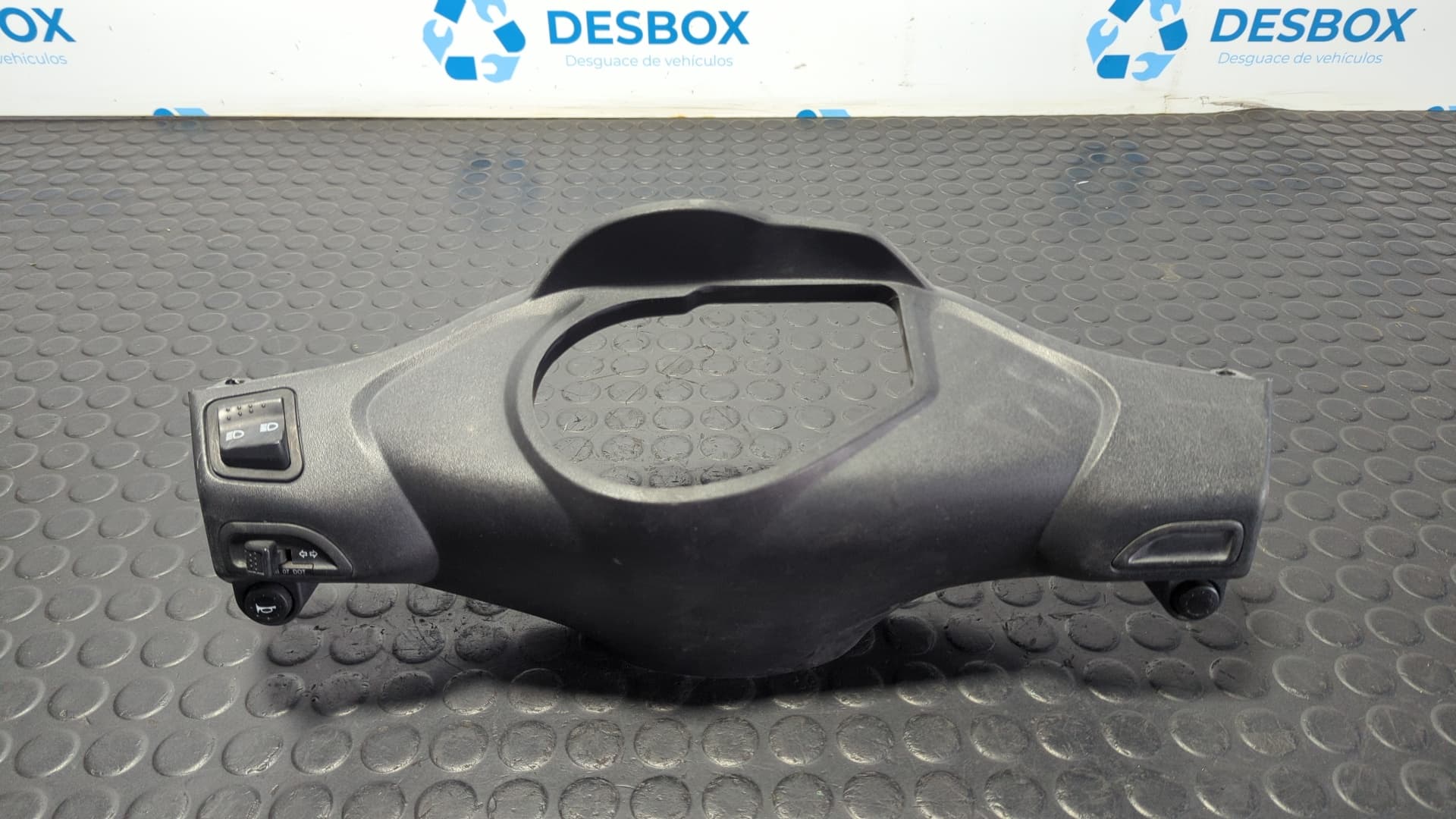 Recambio de MOLDURA para PIAGGIO (VESPA) NRG POWER 49 CC 49CC referencia OEM IAM 674538 - NEGRO