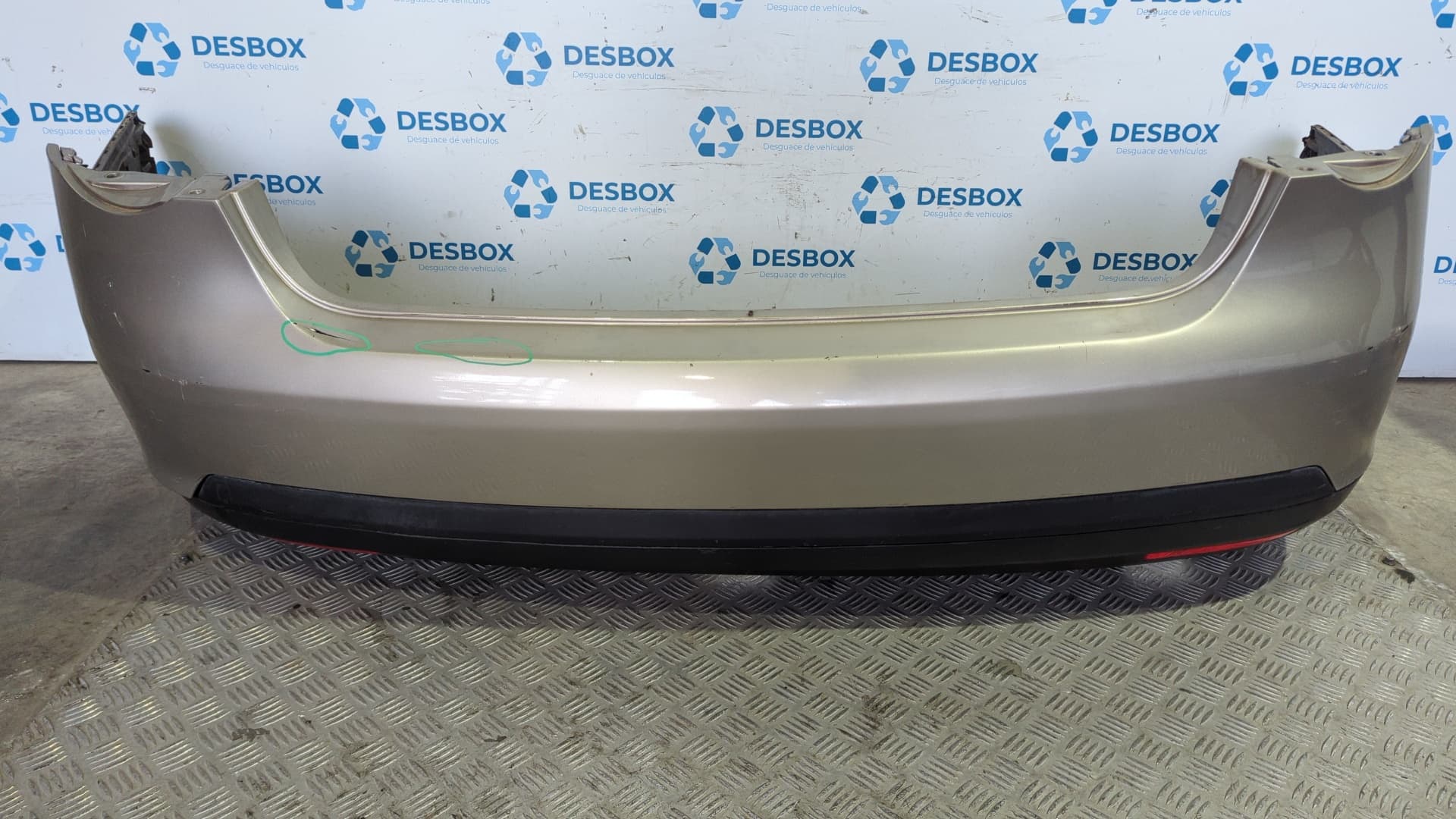 Recambio de PARAGOLPES TRASERO para VOLKSWAGEN JETTA (1K2) 2.0 TDI BKD - VERDE