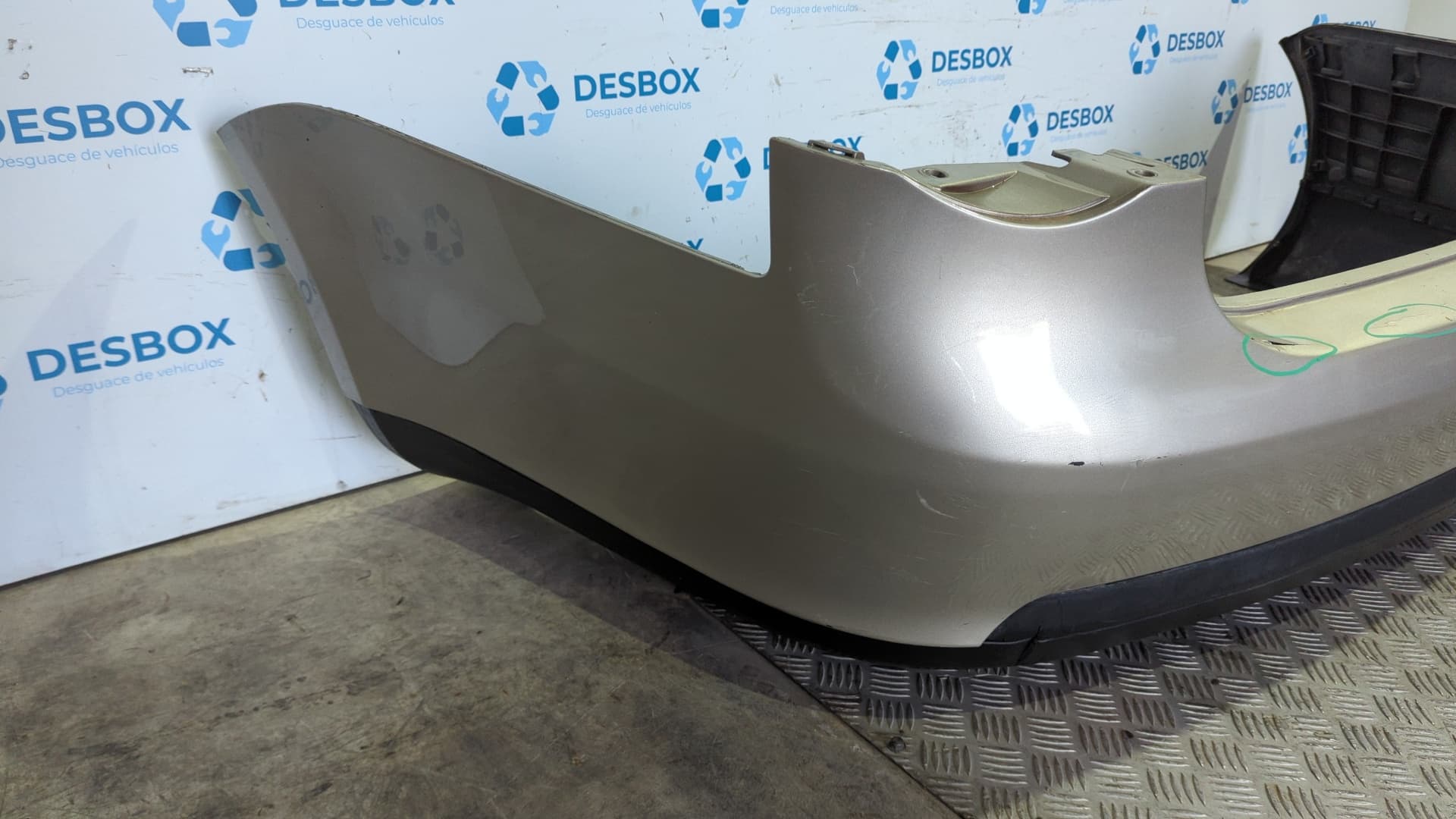 Recambio de PARAGOLPES TRASERO para VOLKSWAGEN JETTA (1K2) 2.0 TDI BKD - VERDE 8
