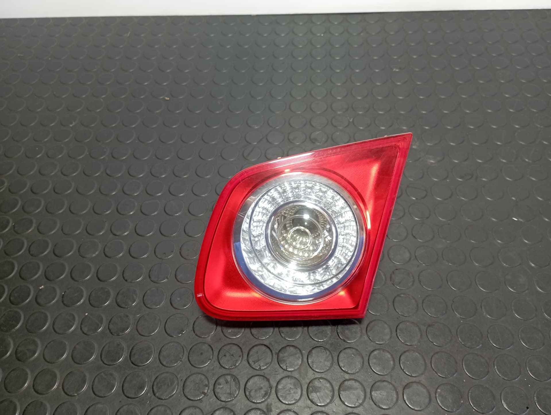 Recambio de PILOTO PORTON DERECHO para VOLKSWAGEN JETTA (1K2) 2.0 TDI BKD referencia OEM IAM 1K5945094 - VERDE