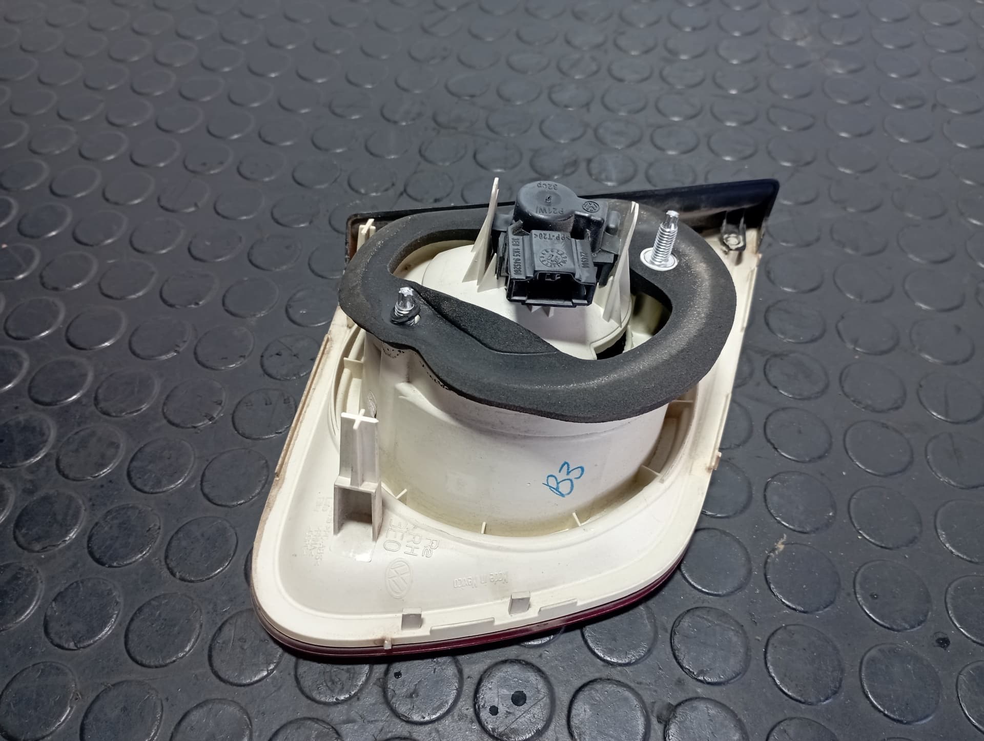 Recambio de PILOTO PORTON DERECHO para VOLKSWAGEN JETTA (1K2) 2.0 TDI BKD referencia OEM IAM 1K5945094 - VERDE 2