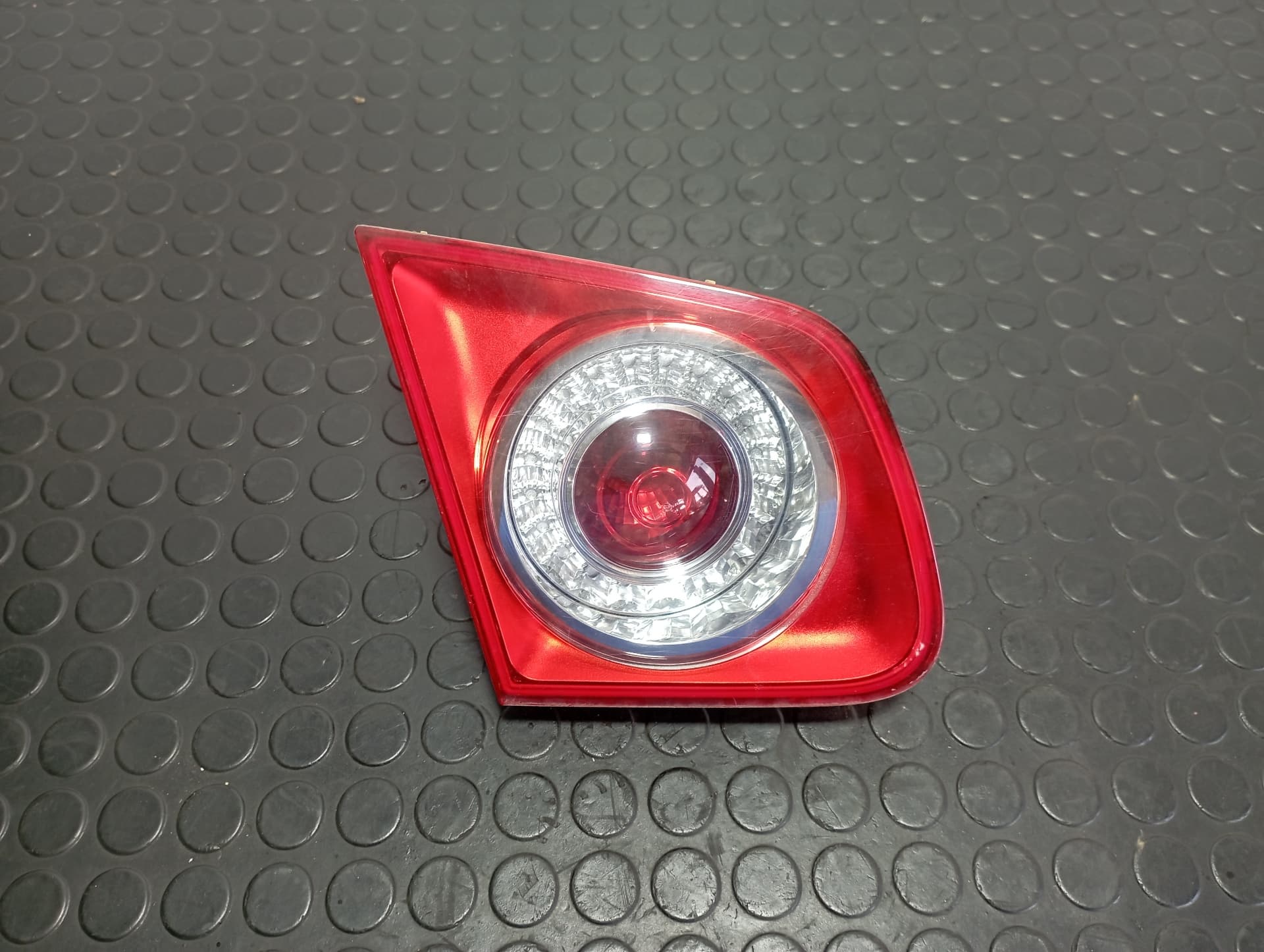Recambio de PILOTO PORTON IZQUIERDO para VOLKSWAGEN JETTA (1K2) 2.0 TDI BKD referencia OEM IAM 1K5945093 - VERDE