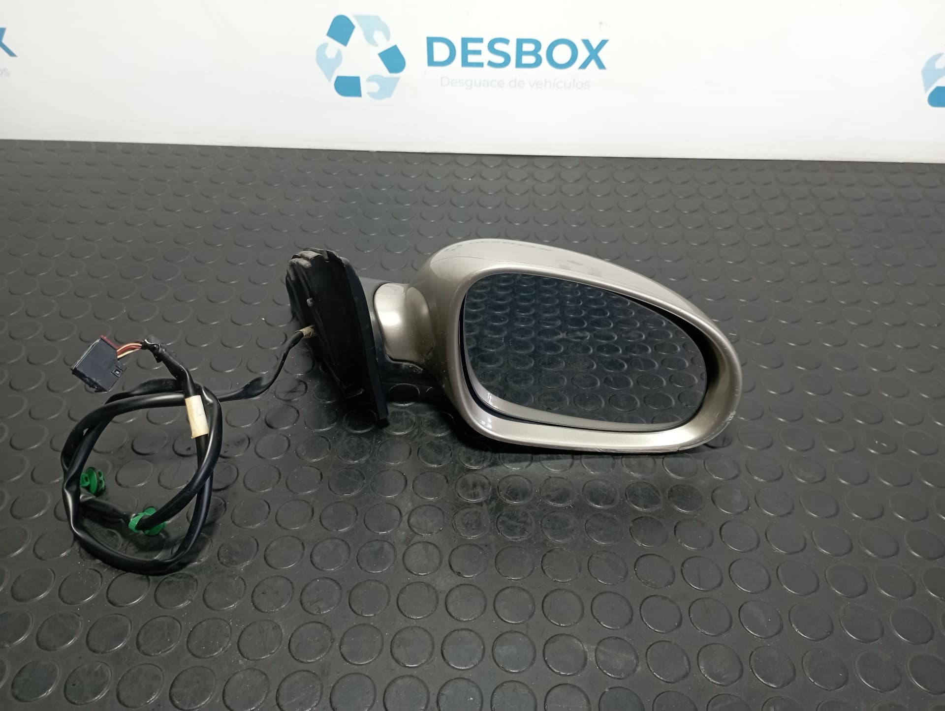 Recambio de RETROVISOR DERECHO para VOLKSWAGEN JETTA (1K2) 2.0 TDI BKD referencia OEM IAM 1K5857934 - VERDE