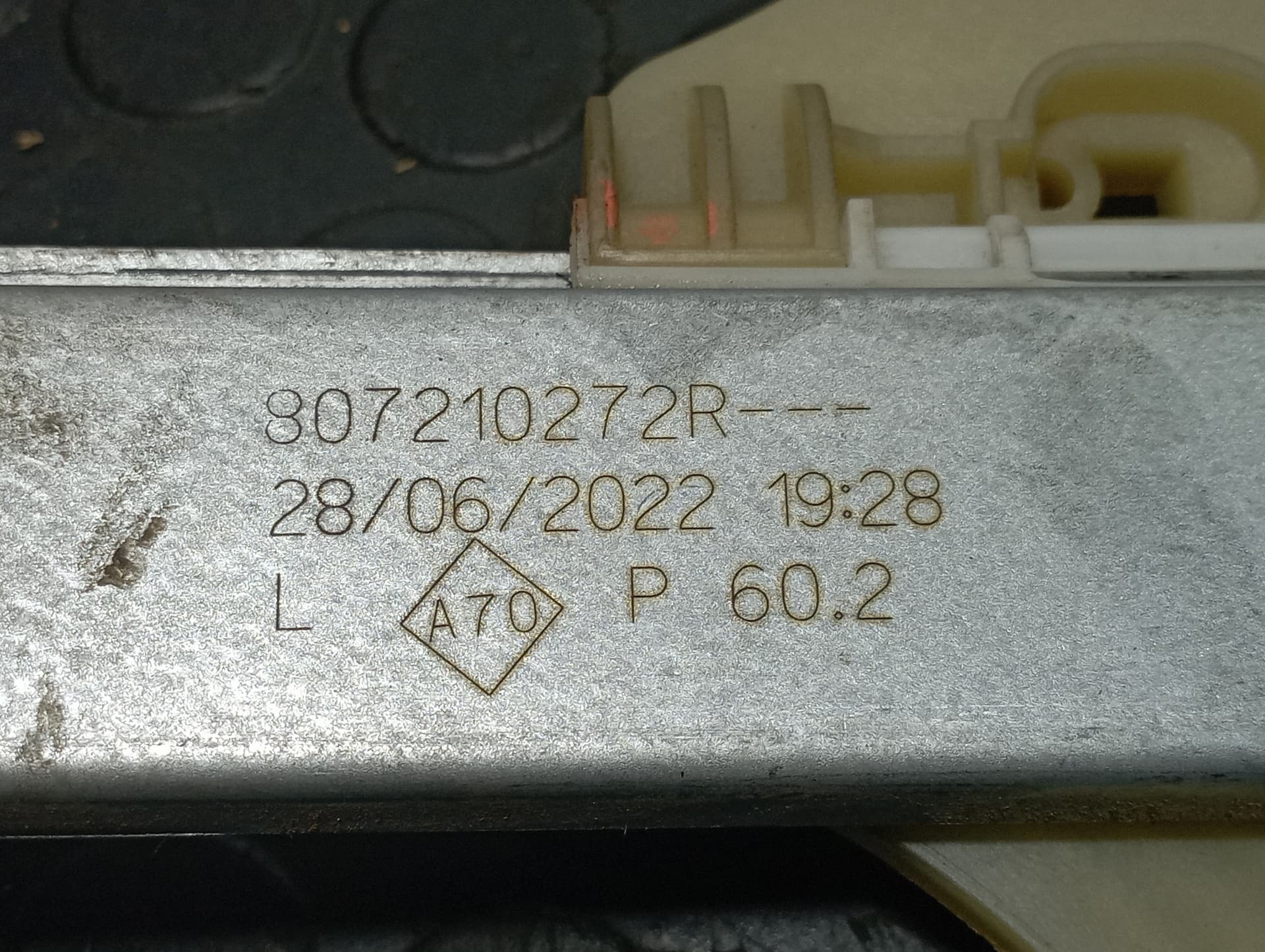 Recambio de ELEVALUNAS DELANTERO IZQUIERDO para DACIA DUSTER II 0.999 H4DF4 referencia OEM IAM 807210272R - VERDE 2