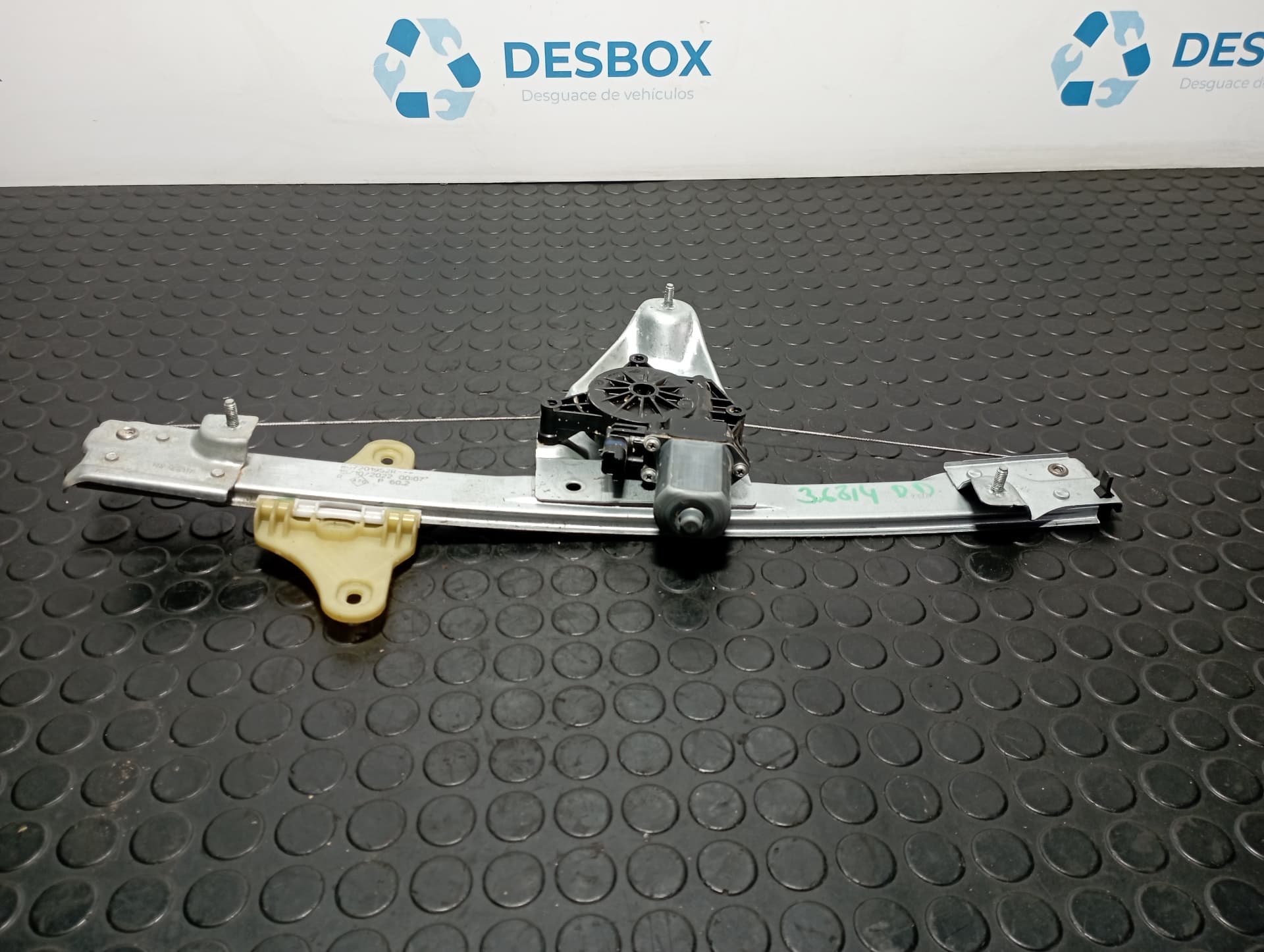 Recambio de ELEVALUNAS DELANTERO DERECHO para DACIA DUSTER II 0.999 H4DF4 referencia OEM IAM 807201952R - VERDE