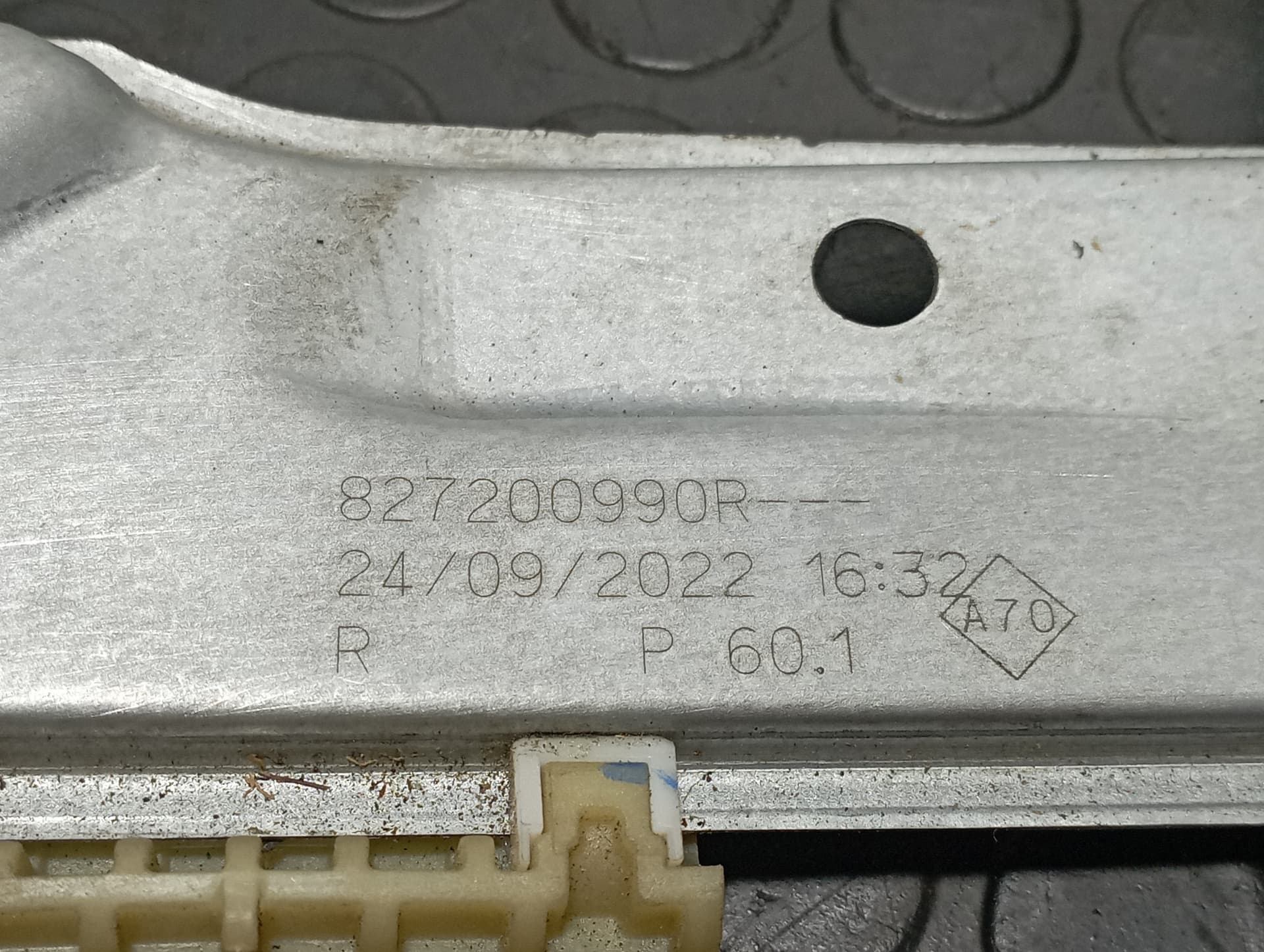 Recambio de ELEVALUNAS TRASERO DERECHO para DACIA DUSTER II 0.999 H4DF4 referencia OEM IAM 827200990R - VERDE 2