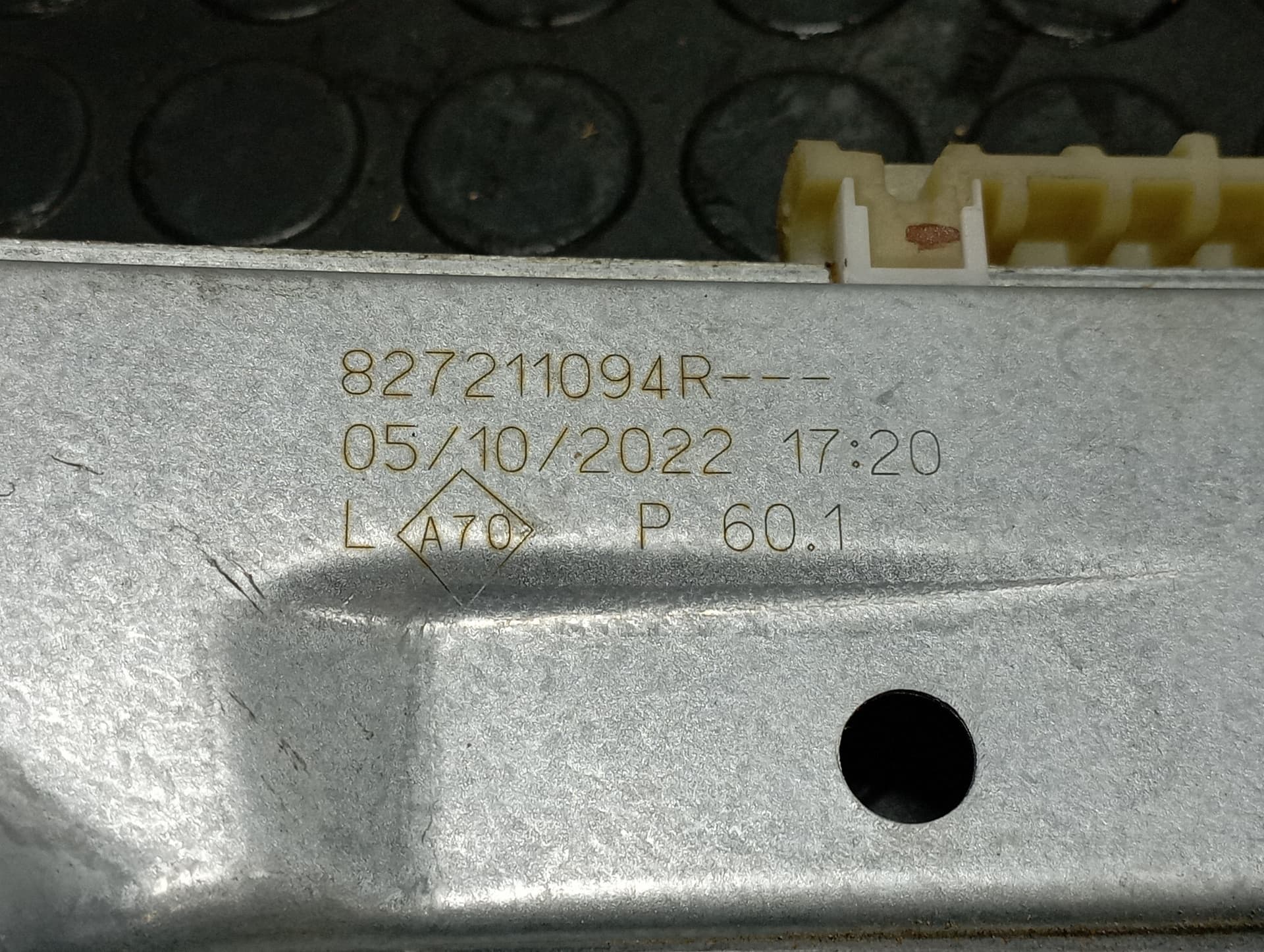 Recambio de ELEVALUNAS TRASERO IZQUIERDO para DACIA DUSTER II 0.999 H4DF4 referencia OEM IAM 827211094R - VERDE 2