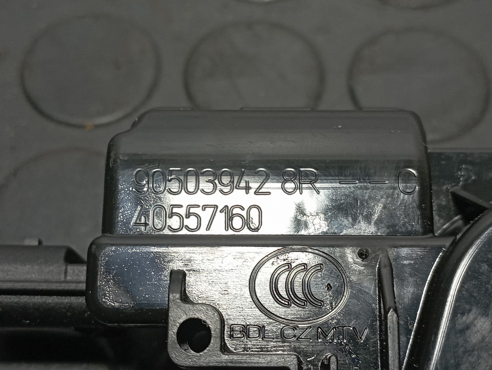 Recambio de CERRADURA MALETERO / PORTON para DACIA DUSTER II 0.999 H4DF4 referencia OEM IAM 905039428R - VERDE 3