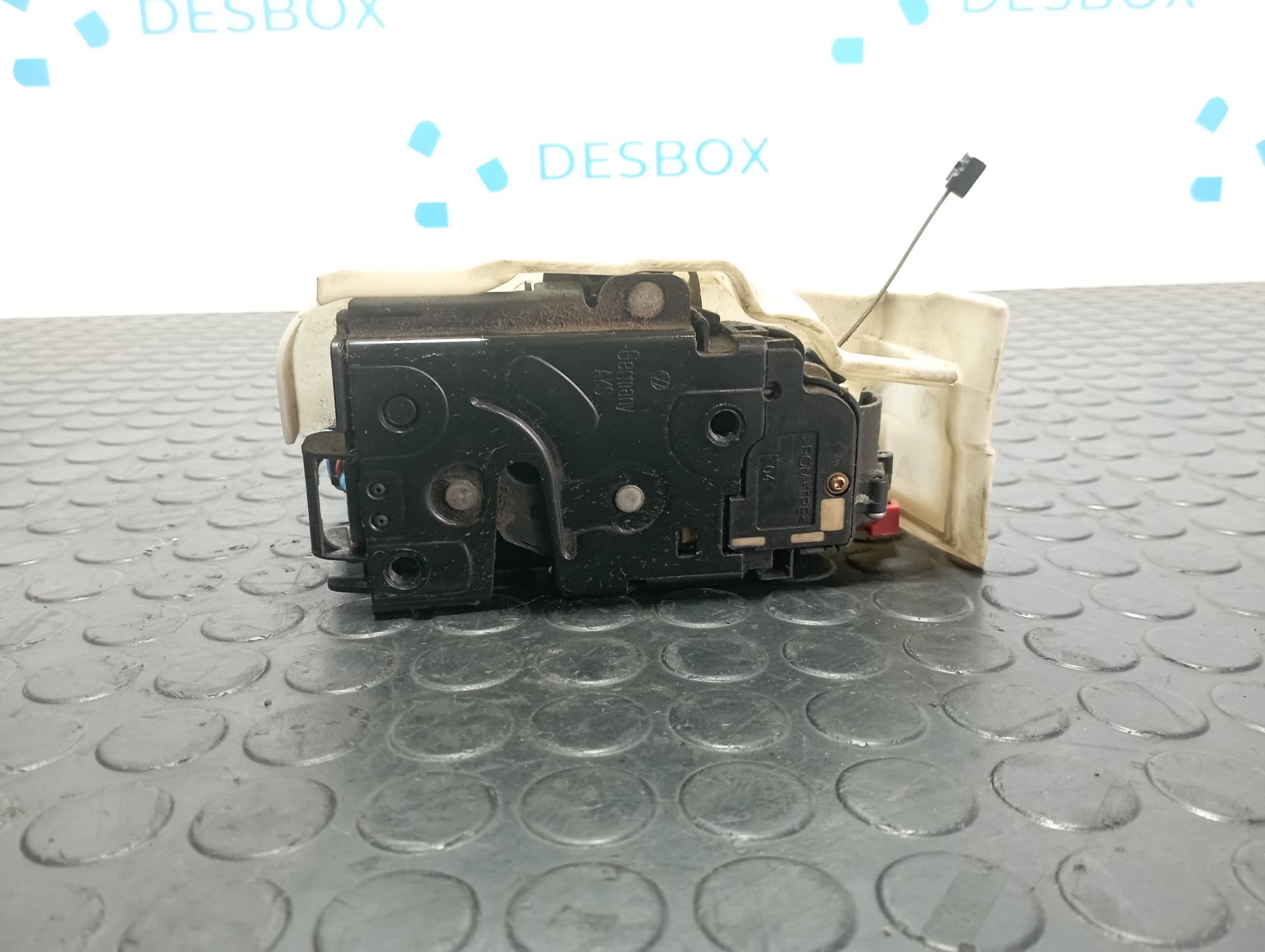 Recambio de CERRADURA PUERTA DELANTERA IZQUIERDA para VOLKSWAGEN JETTA (1K2) 2.0 TDI BKD referencia OEM IAM 301837015AB - VERDE