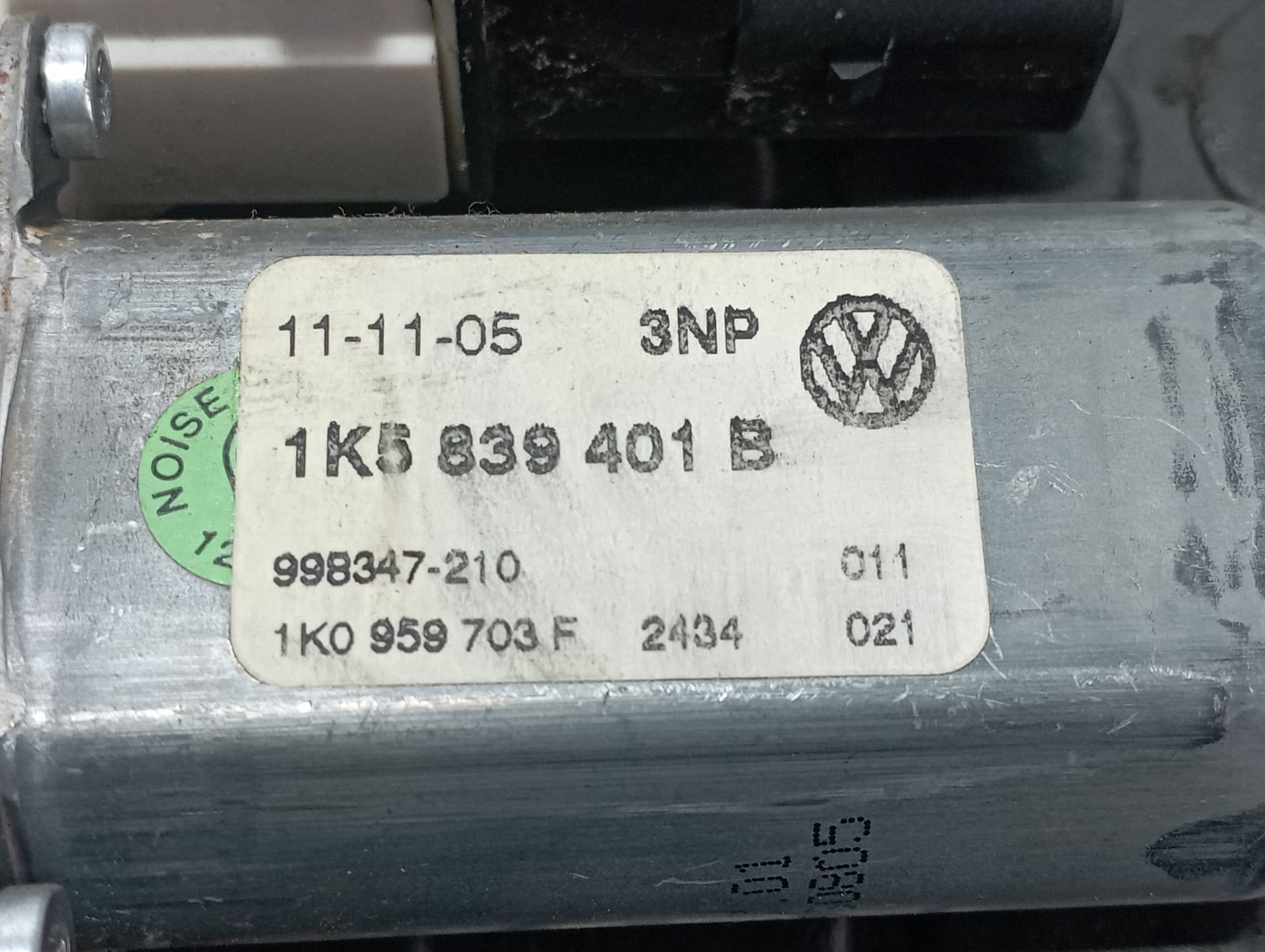 Recambio de MOTOR ELEVALUNAS TRASERO IZQUIERDO para VOLKSWAGEN JETTA (1K2) 2.0 TDI BKD referencia OEM IAM 1K5839401B - VERDE 3