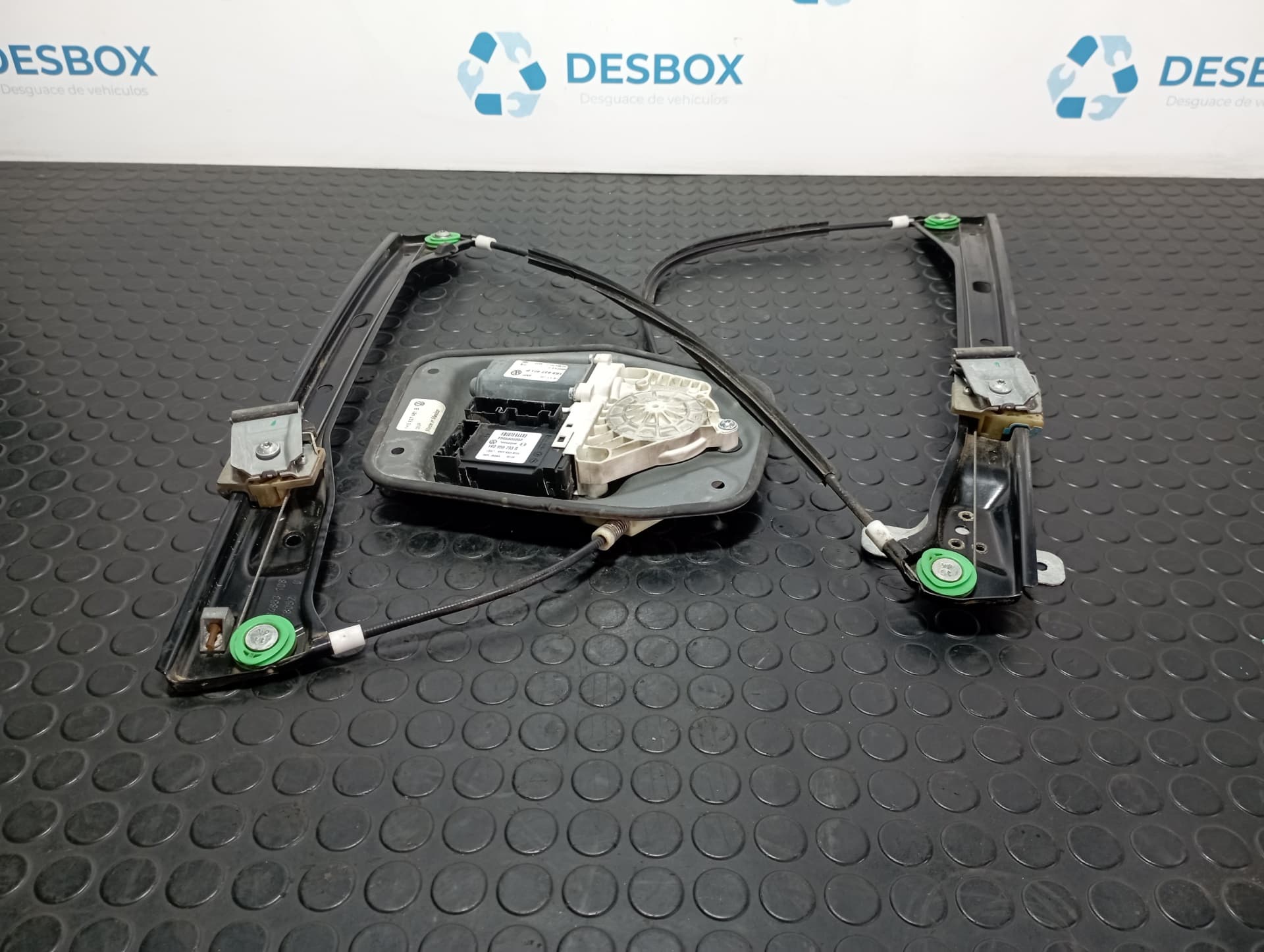 Recambio de ELEVALUNAS DELANTERO IZQUIERDO para VOLKSWAGEN JETTA (1K2) 2.0 TDI BKD referencia OEM IAM 1K5837461B - VERDE