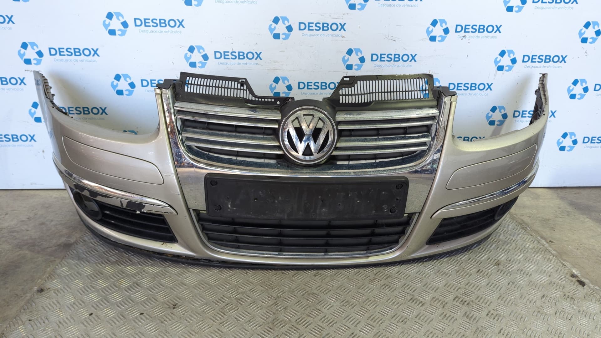 Recambio de PARAGOLPES DELANTERO para VOLKSWAGEN JETTA (1K2) 2.0 TDI BKD - VERDE