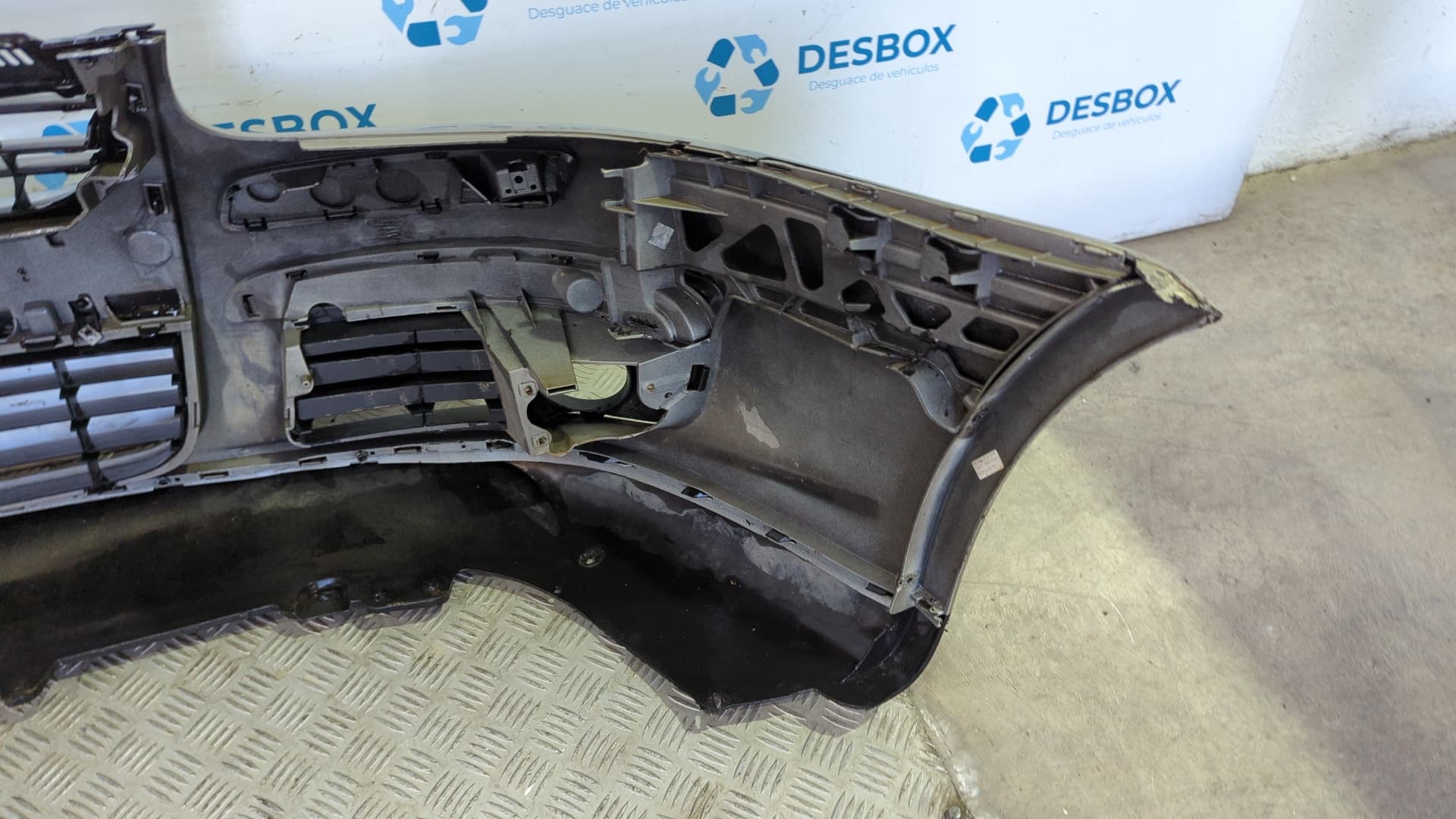 Recambio de PARAGOLPES DELANTERO para VOLKSWAGEN JETTA (1K2) 2.0 TDI BKD - VERDE 7