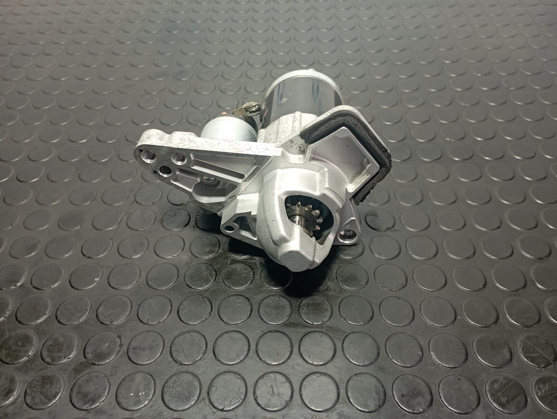Recambio de MOTOR ARRANQUE para RENAULT CAPTUR Dynamique H4B400 referencia OEM IAM 233000557R - BLANCO