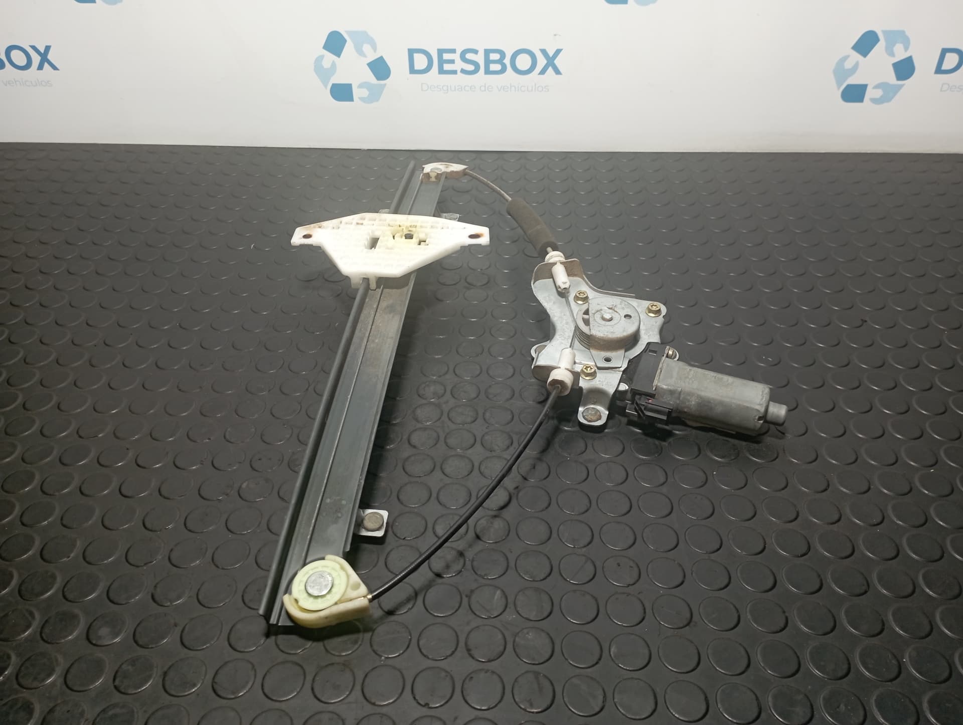 Recambio de ELEVALUNAS TRASERO IZQUIERDO para SSANGYONG KYRON 2.0 DI D20DT referencia OEM IAM 7331109002 - GRIS 3