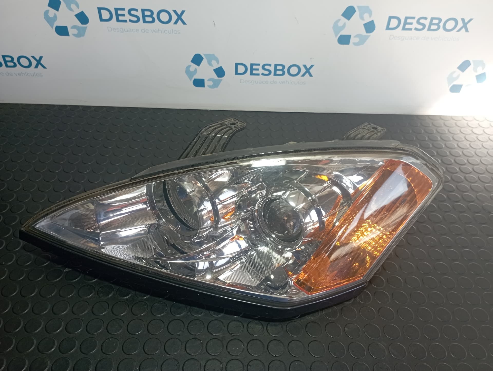 Recambio de FARO IZQUIERDO para SSANGYONG KYRON 2.0 DI D20DT referencia OEM IAM 8310309102 - GRIS