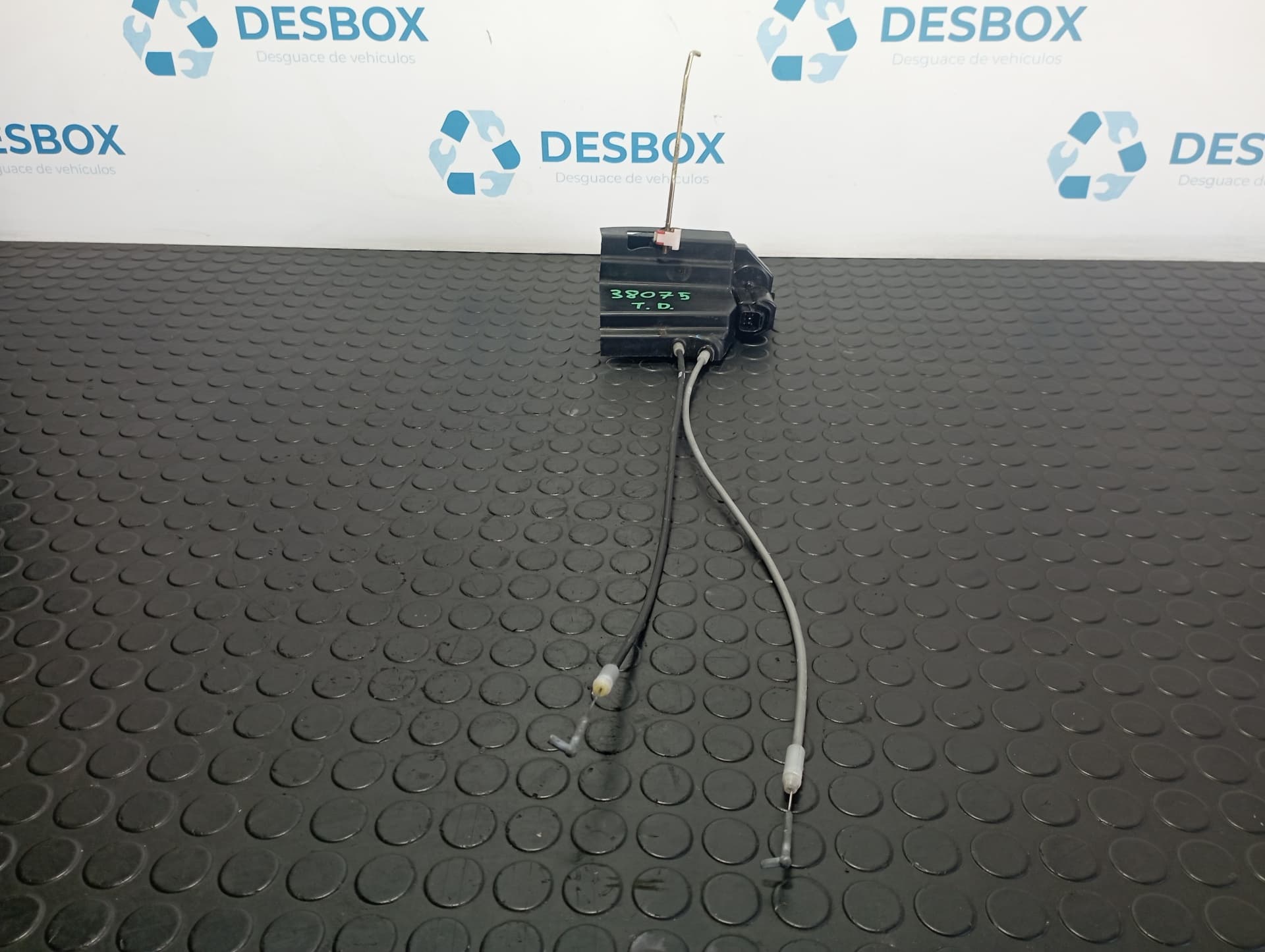 Recambio de CERRADURA PUERTA TRASERA DERECHA para SSANGYONG KYRON 2.0 DI D20DT referencia OEM IAM 7132008003 - GRIS 4
