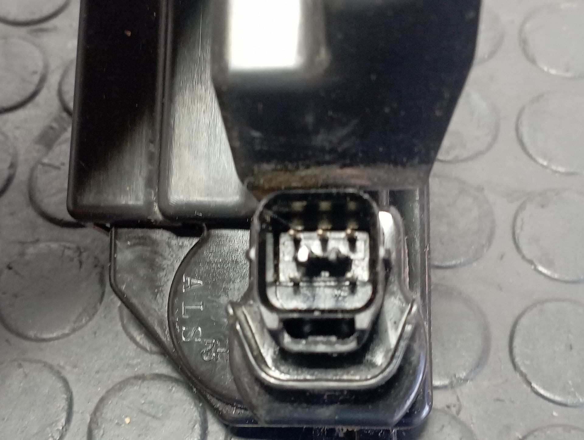 Recambio de CERRADURA PUERTA TRASERA IZQUIERDA para SSANGYONG KYRON 2.0 DI D20DT referencia OEM IAM 7131008003 - GRIS 2