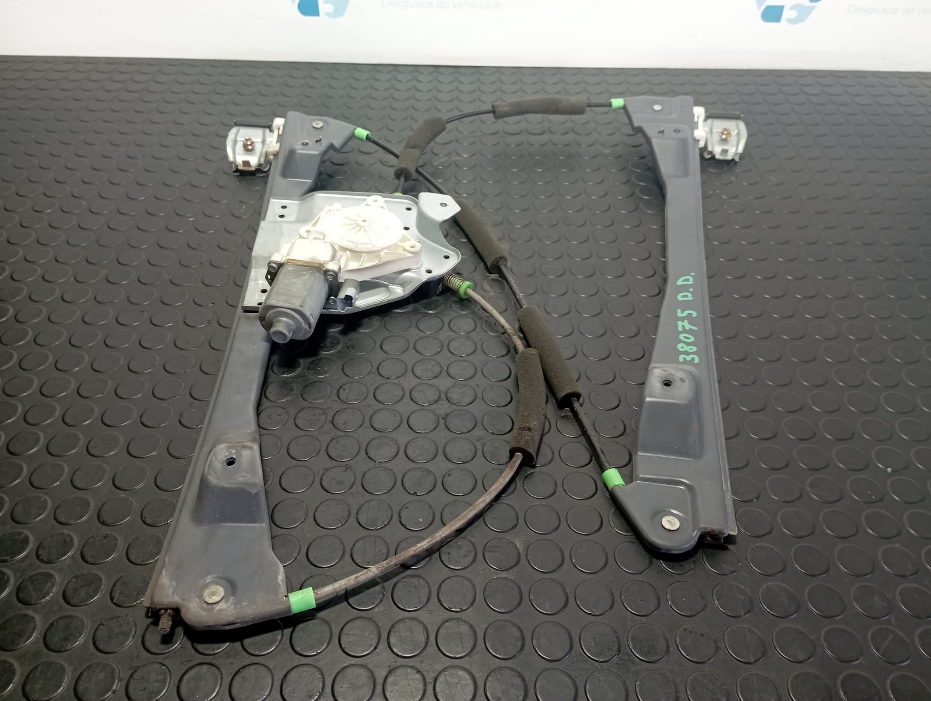 Recambio de ELEVALUNAS DELANTERO DERECHO para SSANGYONG KYRON 2.0 DI D20DT referencia OEM IAM 7234008003 - GRIS