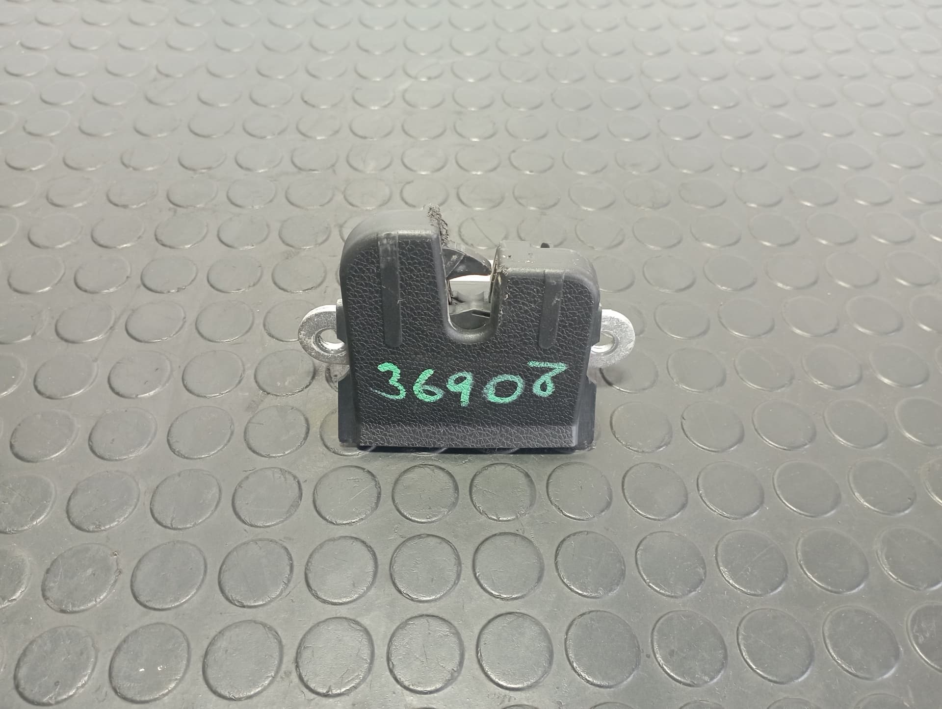 Recambio de CERRADURA MALETERO / PORTON para VOLKSWAGEN GOLF VII LIM. CZCA referencia OEM IAM 5G6827505B - BLANCO 2