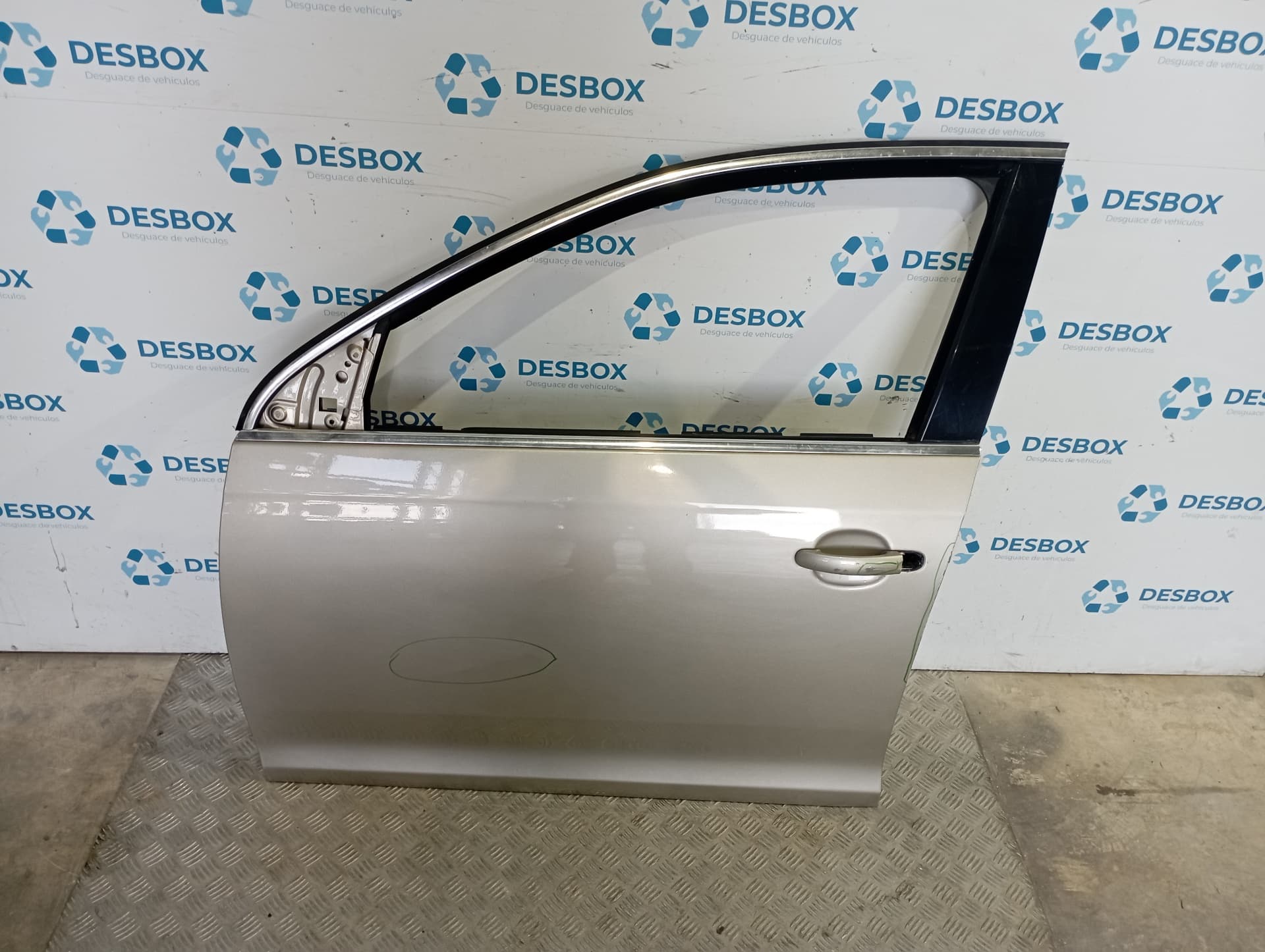 Recambio de PUERTA DELANTERA IZQUIERDA para VOLKSWAGEN JETTA (1K2) 2.0 TDI BKD - VERDE