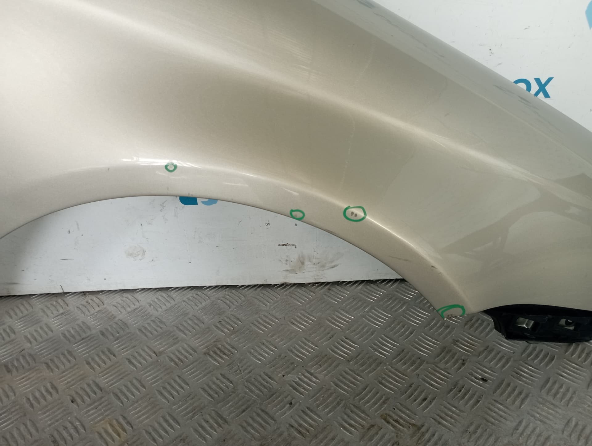 Recambio de ALETA DELANTERA DERECHA para VOLKSWAGEN JETTA (1K2) 2.0 TDI BKD - VERDE 7