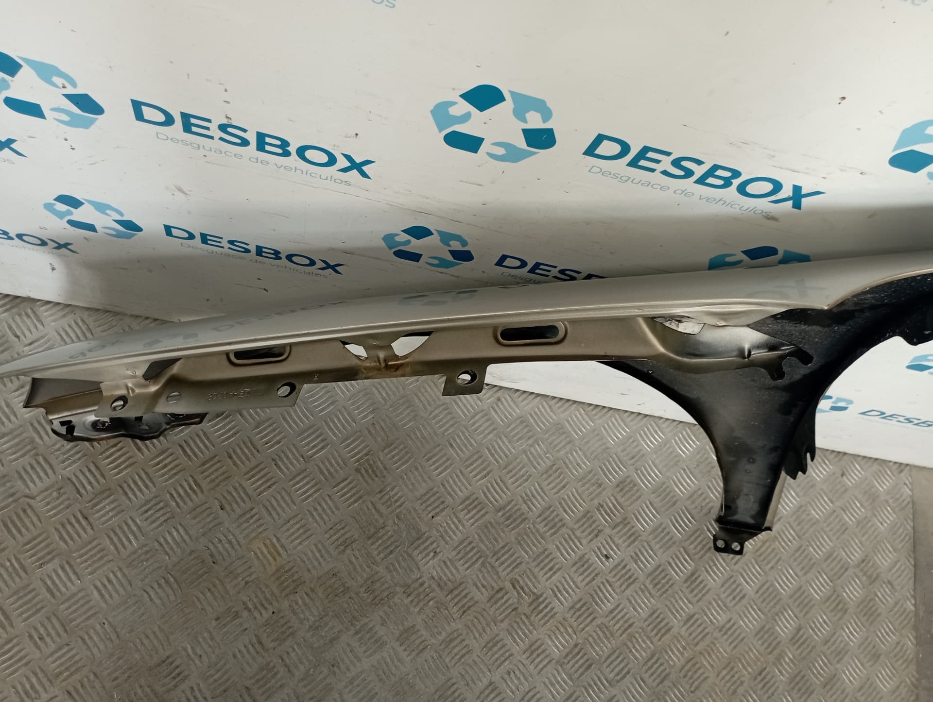 Recambio de ALETA DELANTERA DERECHA para VOLKSWAGEN JETTA (1K2) 2.0 TDI BKD - VERDE 3