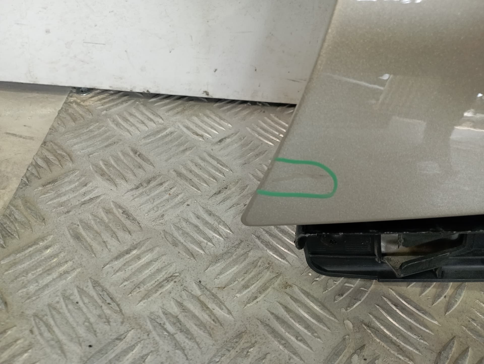 Recambio de ALETA DELANTERA IZQUIERDA para VOLKSWAGEN JETTA (1K2) 2.0 TDI BKD - VERDE 6