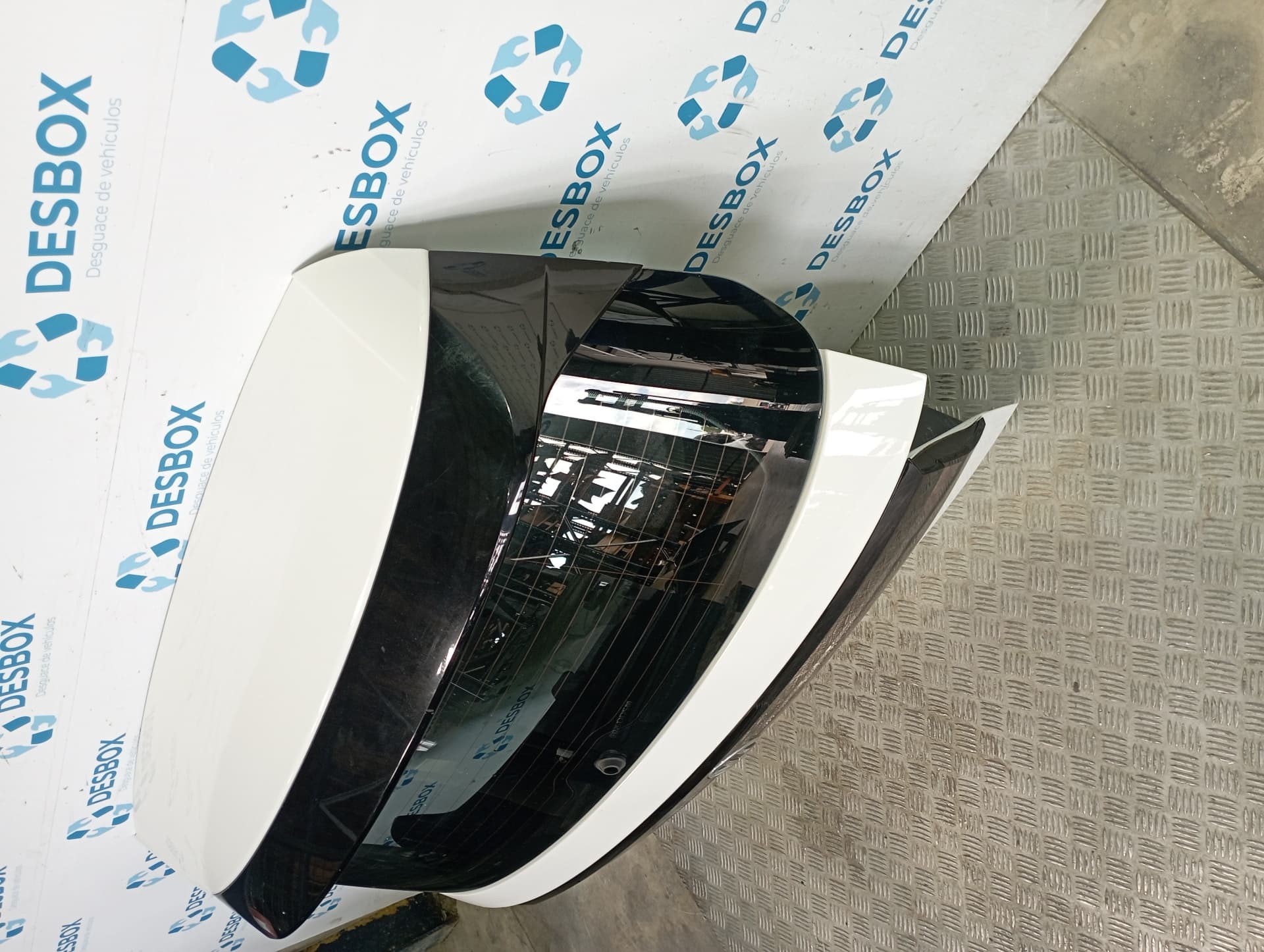 Recambio de PORTON TRASERO para VOLKSWAGEN T-CROSS (D31) 1.0 TSI DKLA - NARANJA 5