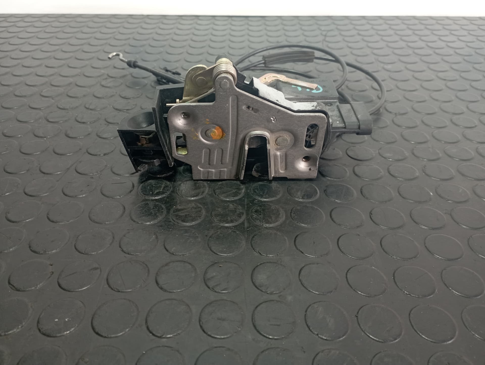 Recambio de CERRADURA PUERTA TRASERA DERECHA para MERCEDES-BENZ CLASE M (W163) 270 CDI 612963 referencia OEM IAM 20461103 - GRIS 4