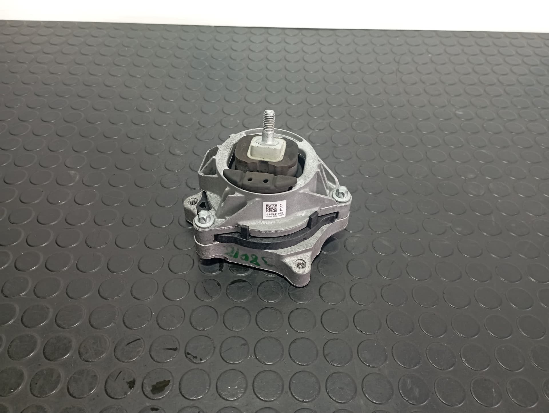 Recambio de SOPORTE MOTOR IZQUIERDO para BMW SERIE 3 LIM. (F30) * B47D20A referencia OEM IAM 685941101 - NEGRO