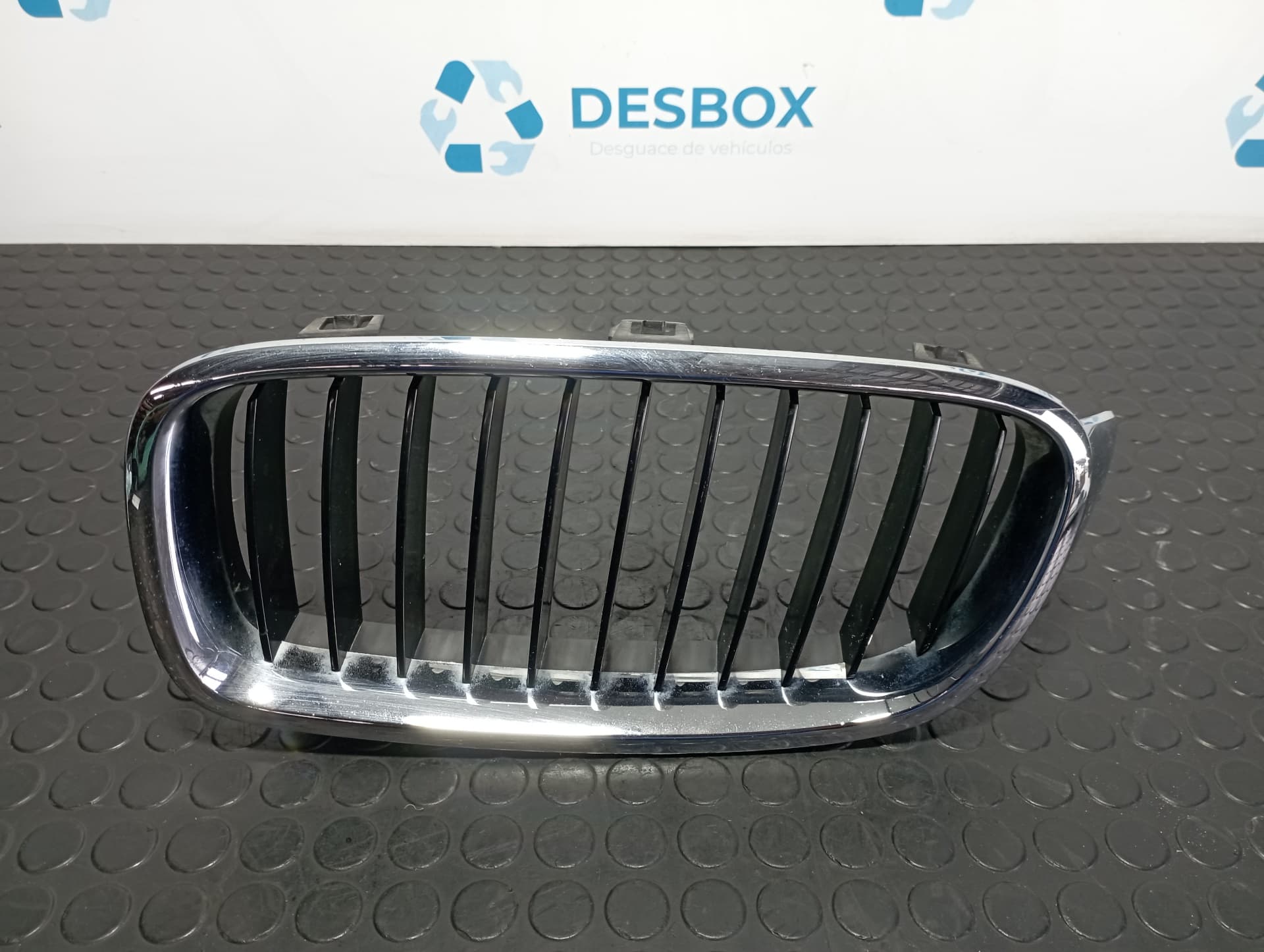 Recambio de REJILLA DELANTERA para BMW SERIE 3 LIM. (F30) * B47D20A referencia OEM IAM 19297610  - NEGRO