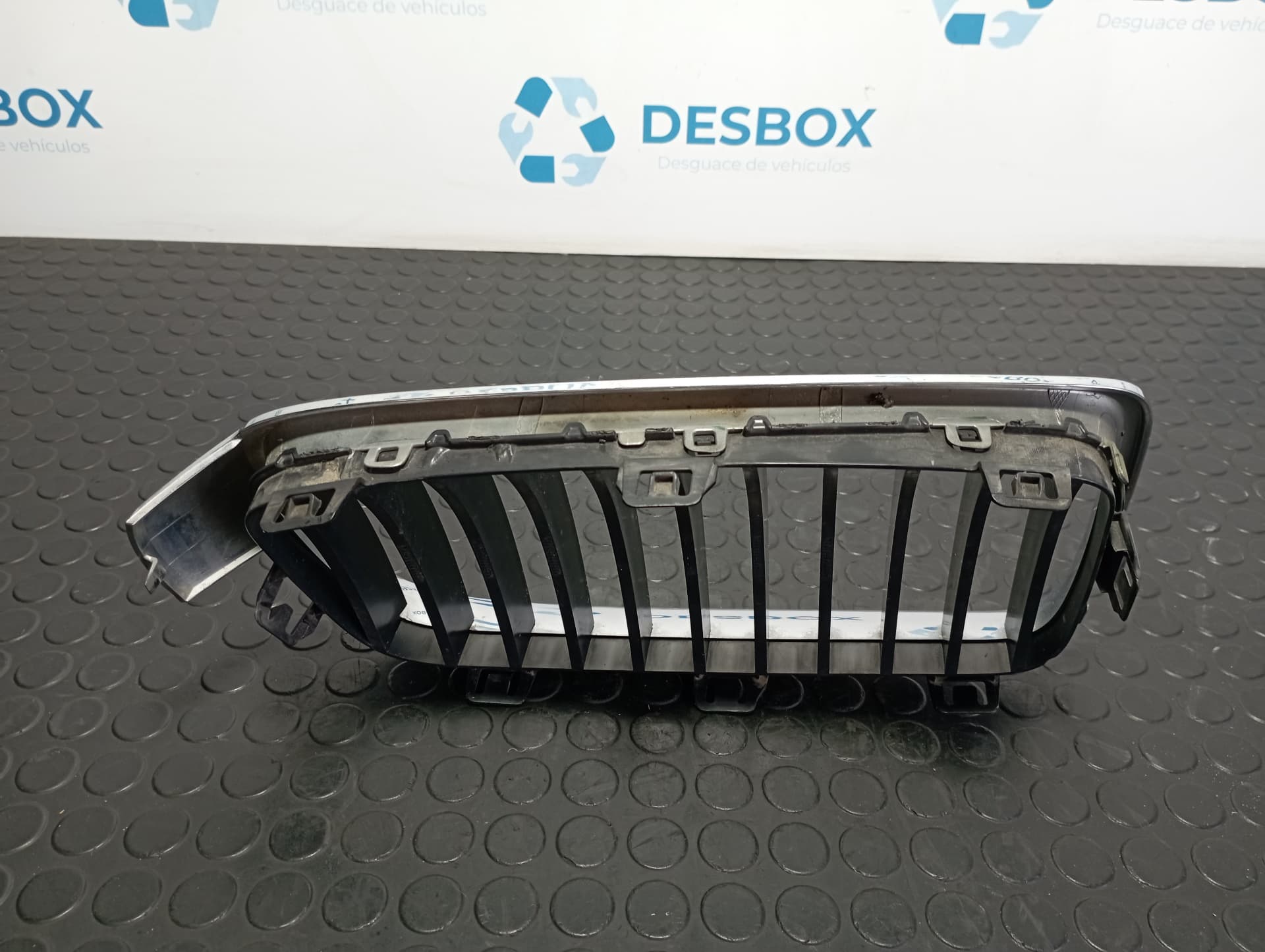 Recambio de REJILLA DELANTERA para BMW SERIE 3 LIM. (F30) * B47D20A referencia OEM IAM 19297610  - NEGRO 2