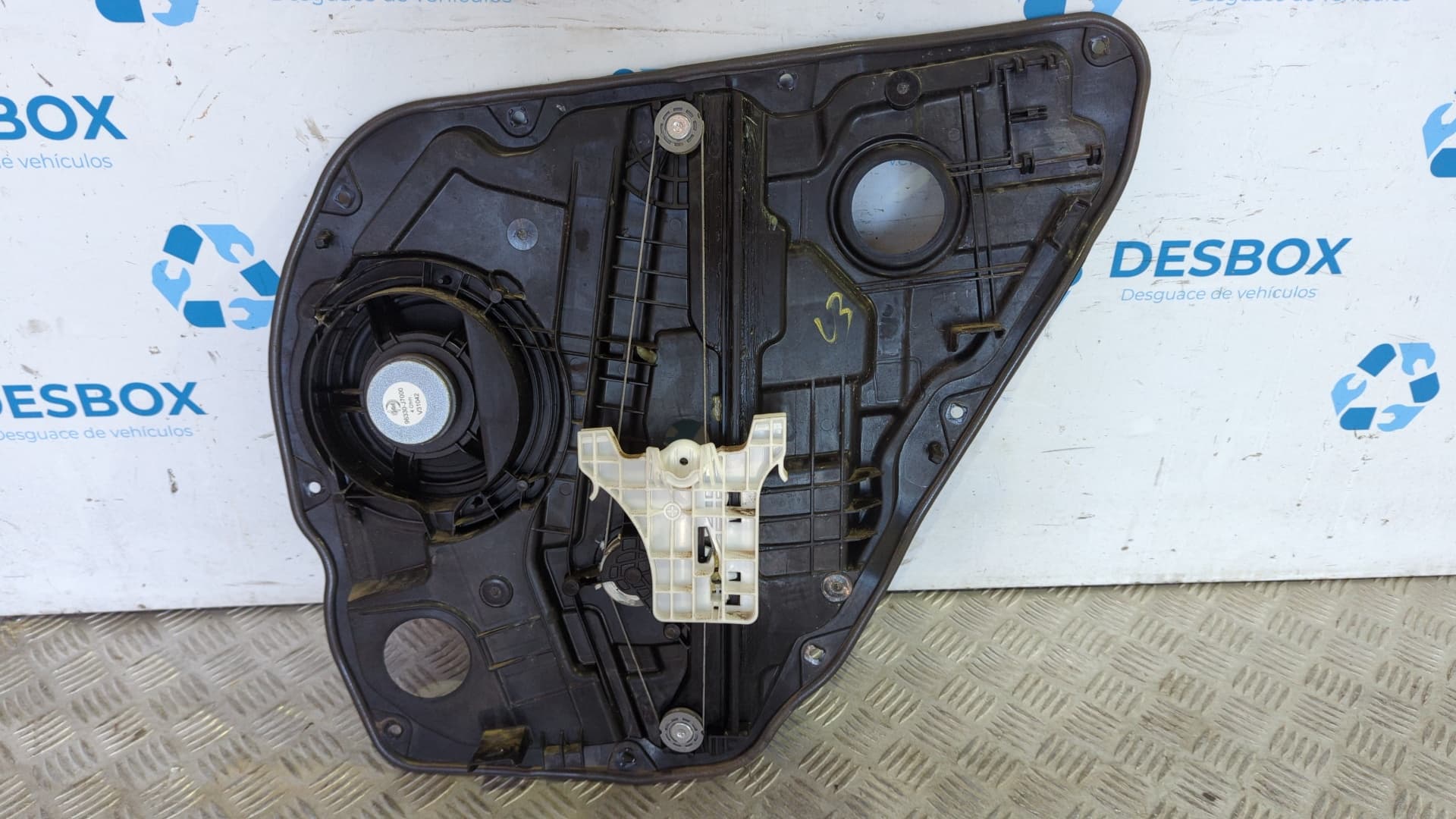 Recambio de ELEVALUNAS TRASERO IZQUIERDO para KIA XCEED XCEED 0.998 3 CILINDROS G3LE referencia OEM IAM AA570K0020 - BLANCO
