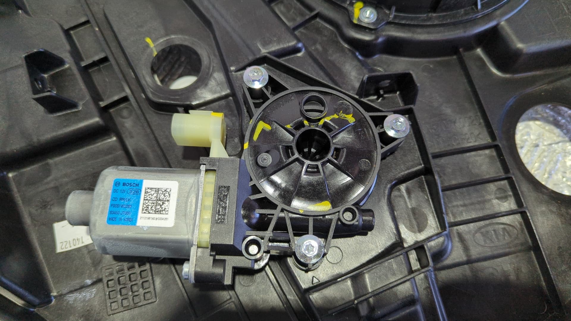 Recambio de ELEVALUNAS TRASERO IZQUIERDO para KIA XCEED XCEED 0.998 3 CILINDROS G3LE referencia OEM IAM AA570K0020 - BLANCO 2
