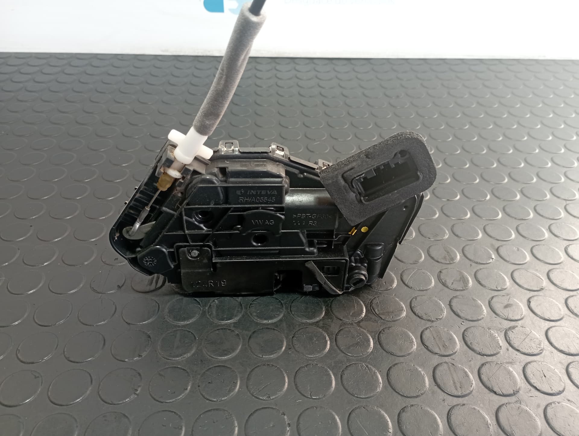 Recambio de CERRADURA PUERTA TRASERA DERECHA para VOLKSWAGEN TIGUAN 2.0 TDI DFG referencia OEM IAM 5NA839016C - BLANCO 2
