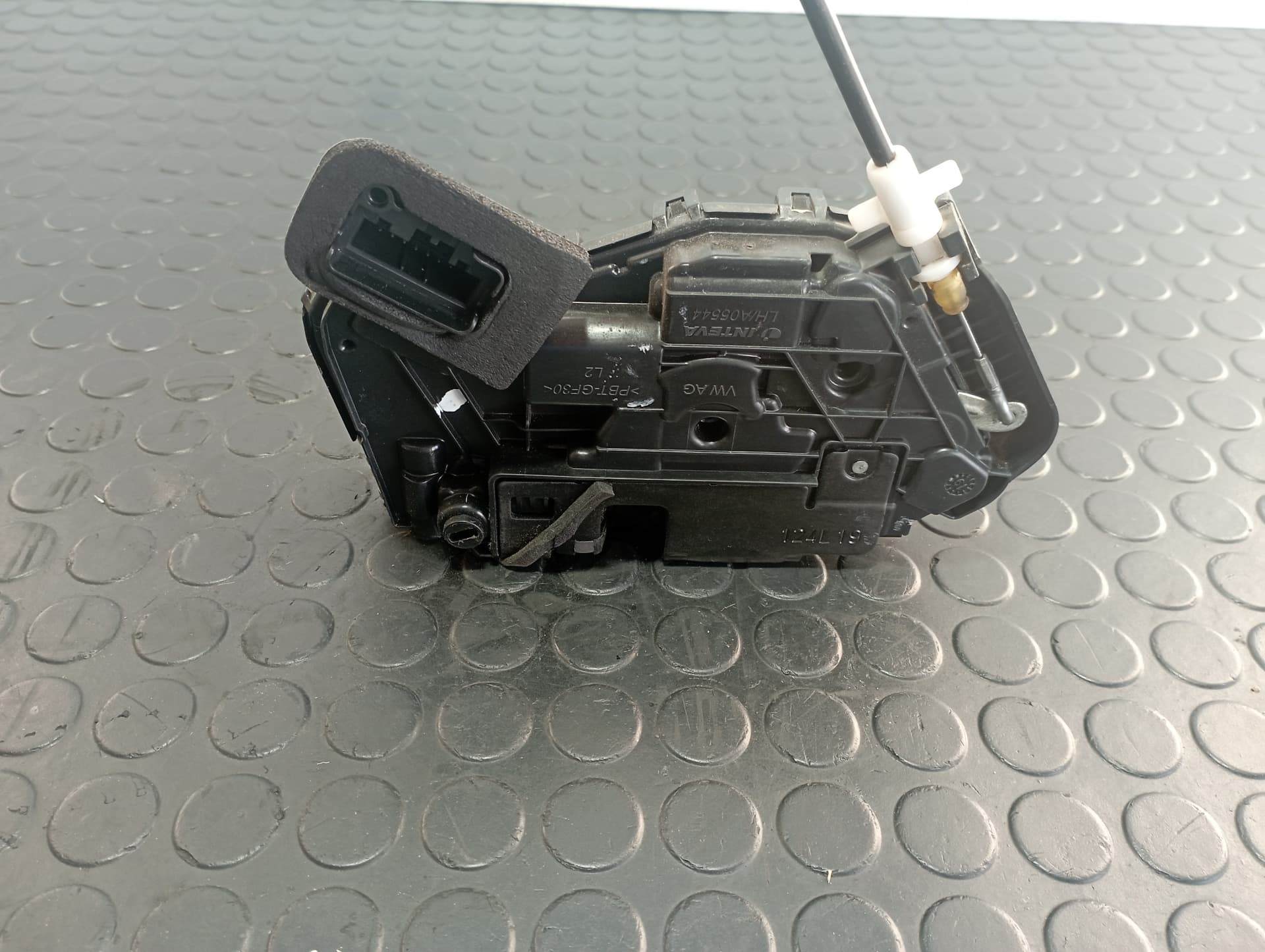 Recambio de CERRADURA PUERTA TRASERA IZQUIERDA para VOLKSWAGEN TIGUAN 2.0 TDI DFG referencia OEM IAM 5NA839015C  - BLANCO 4