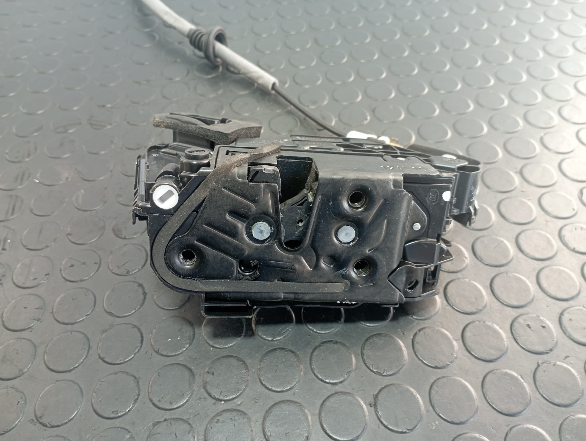 Recambio de CERRADURA PUERTA TRASERA IZQUIERDA para VOLKSWAGEN TIGUAN 2.0 TDI DFG referencia OEM IAM 5NA839015C  - BLANCO 2